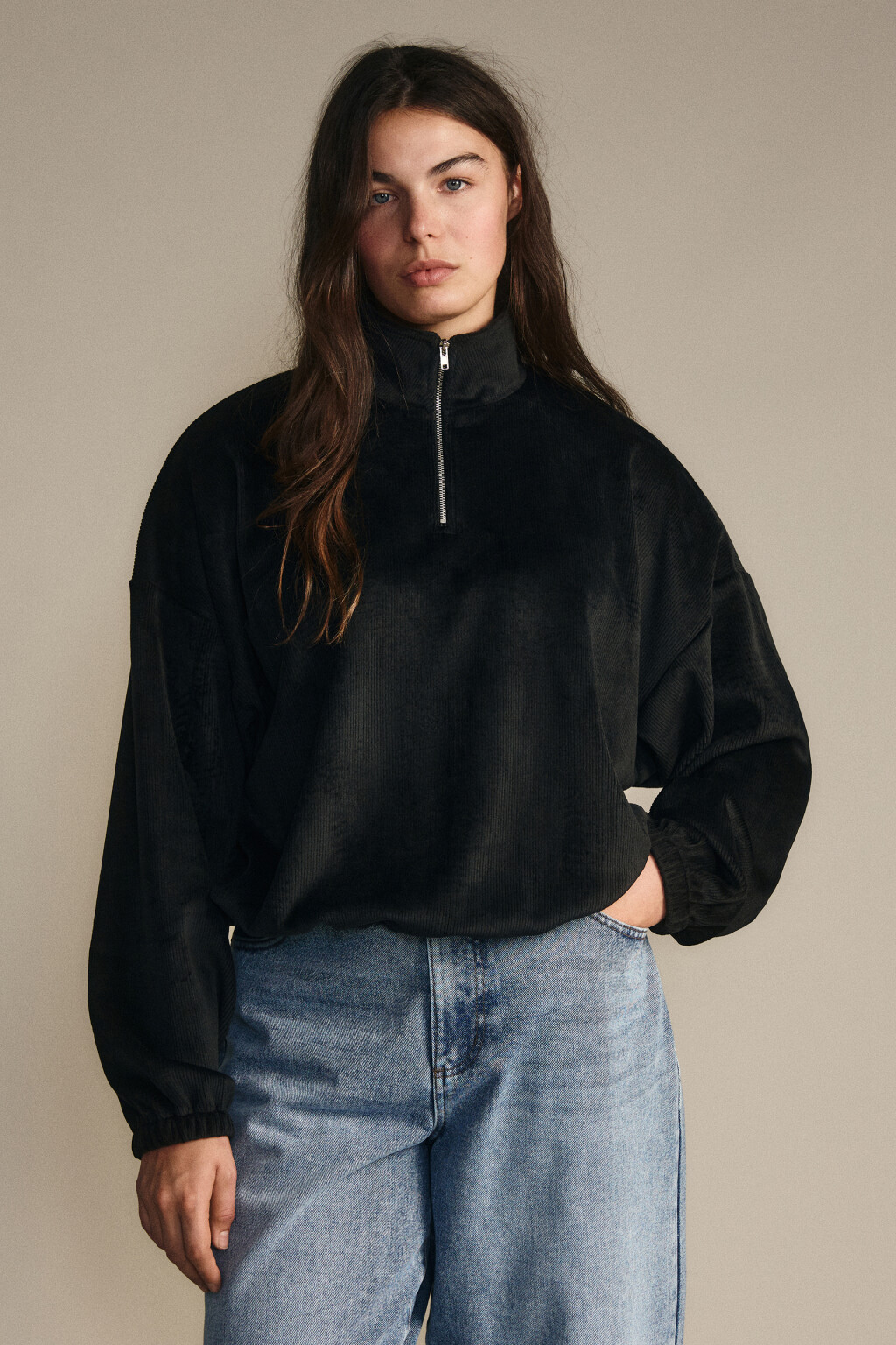 Толстовка на молнии вельветовая - цвет черный - 2