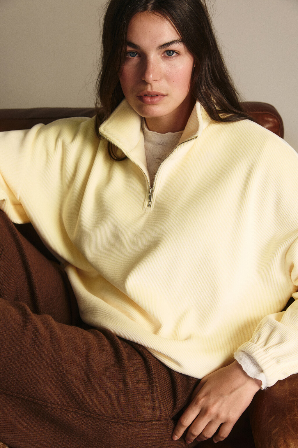 Толстовка на молнии вельветовая - цвет желтый - 2