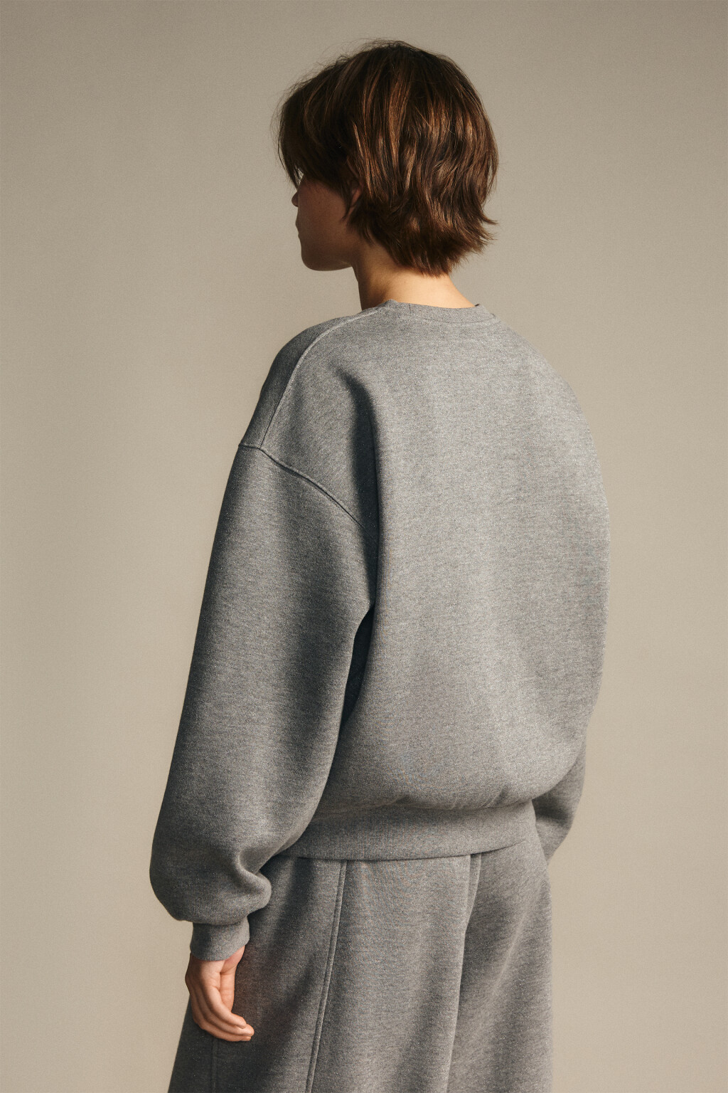 Свитшот утепленный с люрексом - цвет серый - 3