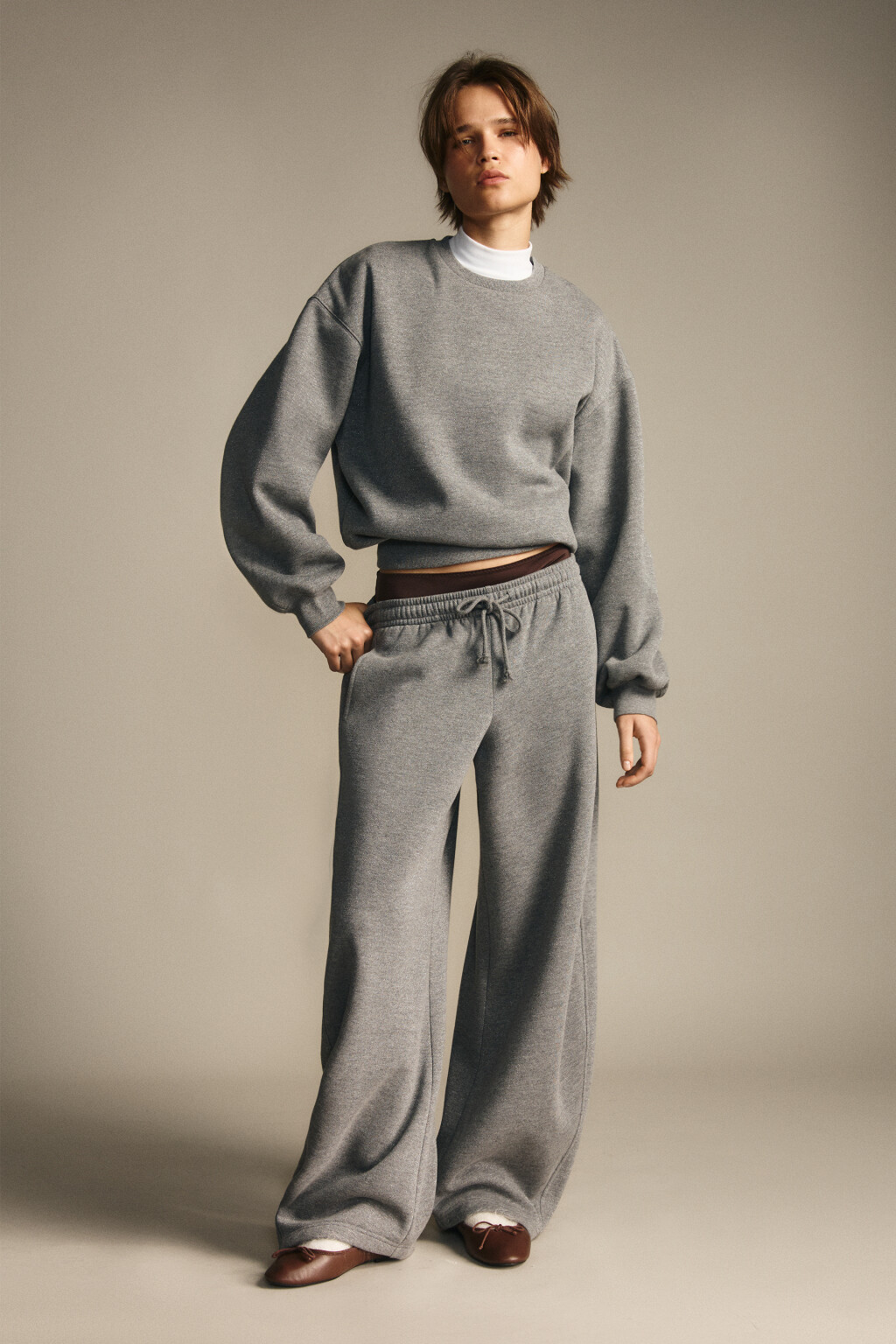 Свитшот утепленный с люрексом - цвет серый - 4