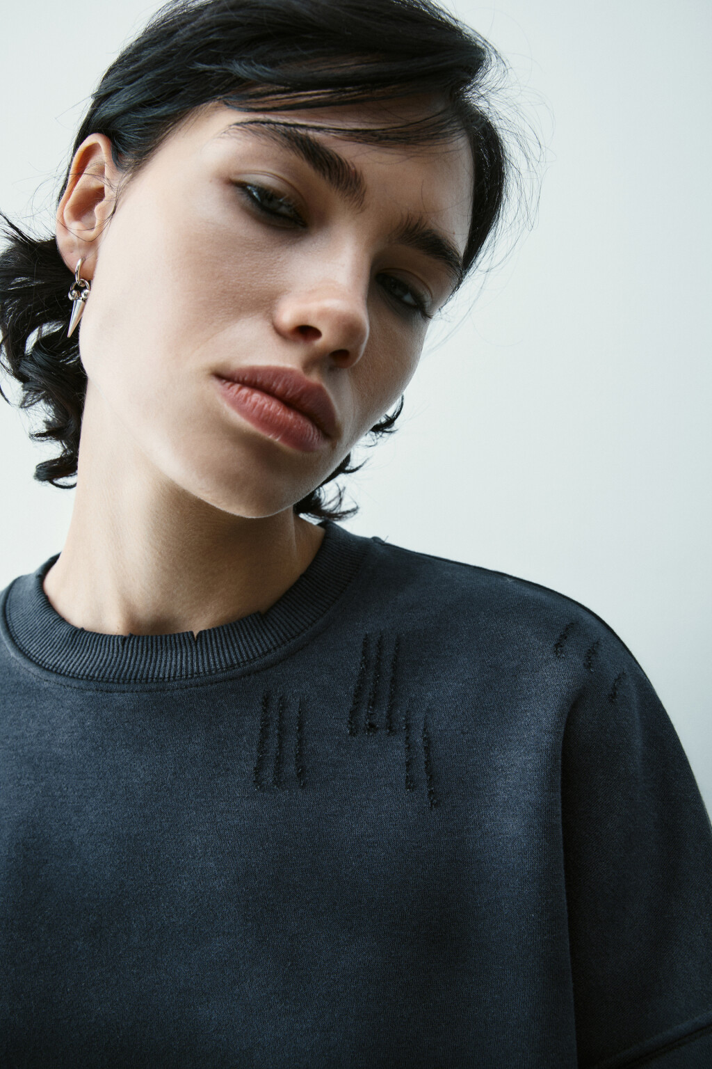 Свитшот рваный - цвет серый - 6