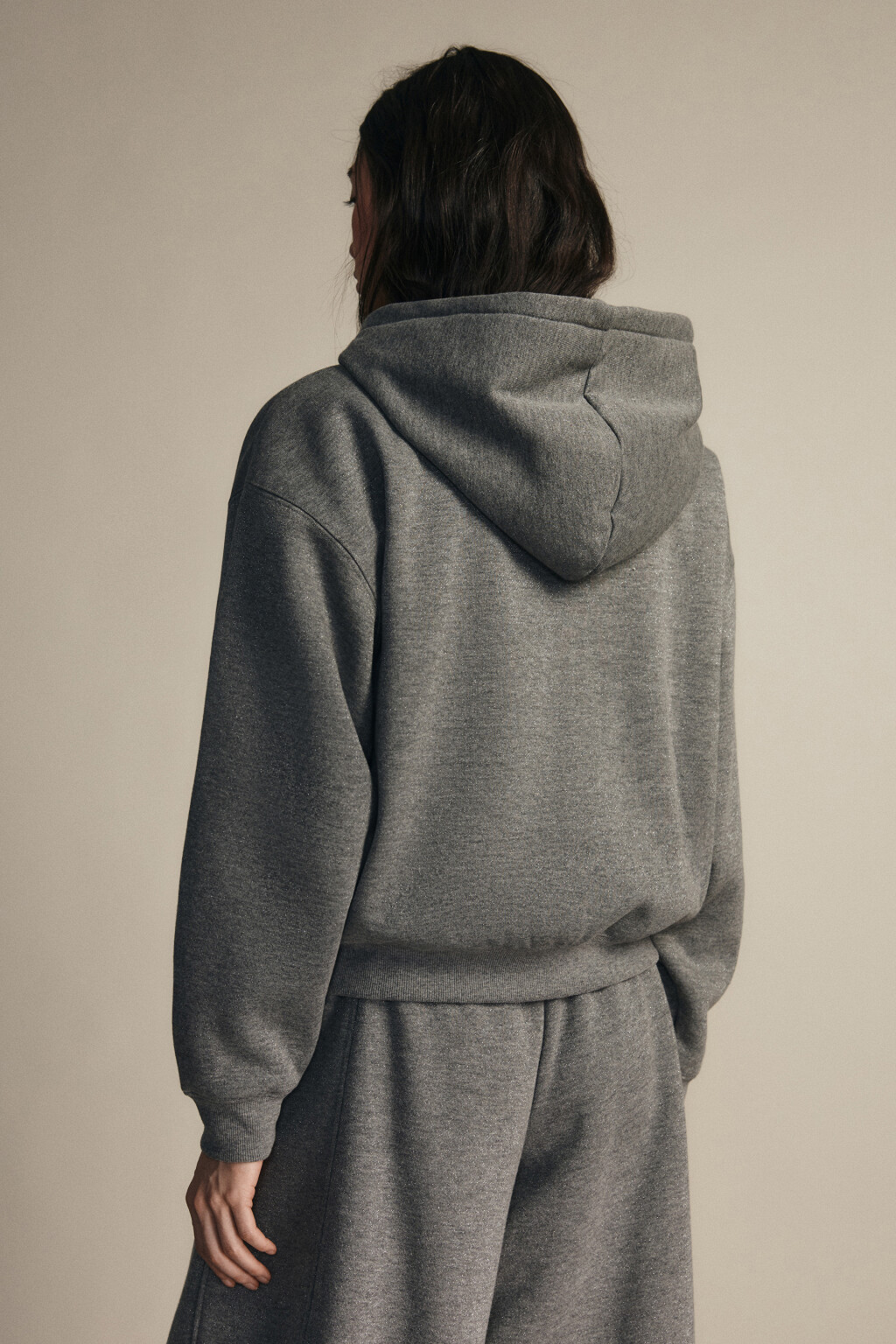 Худи-зипка утепленная с люрексом - цвет серый - 3