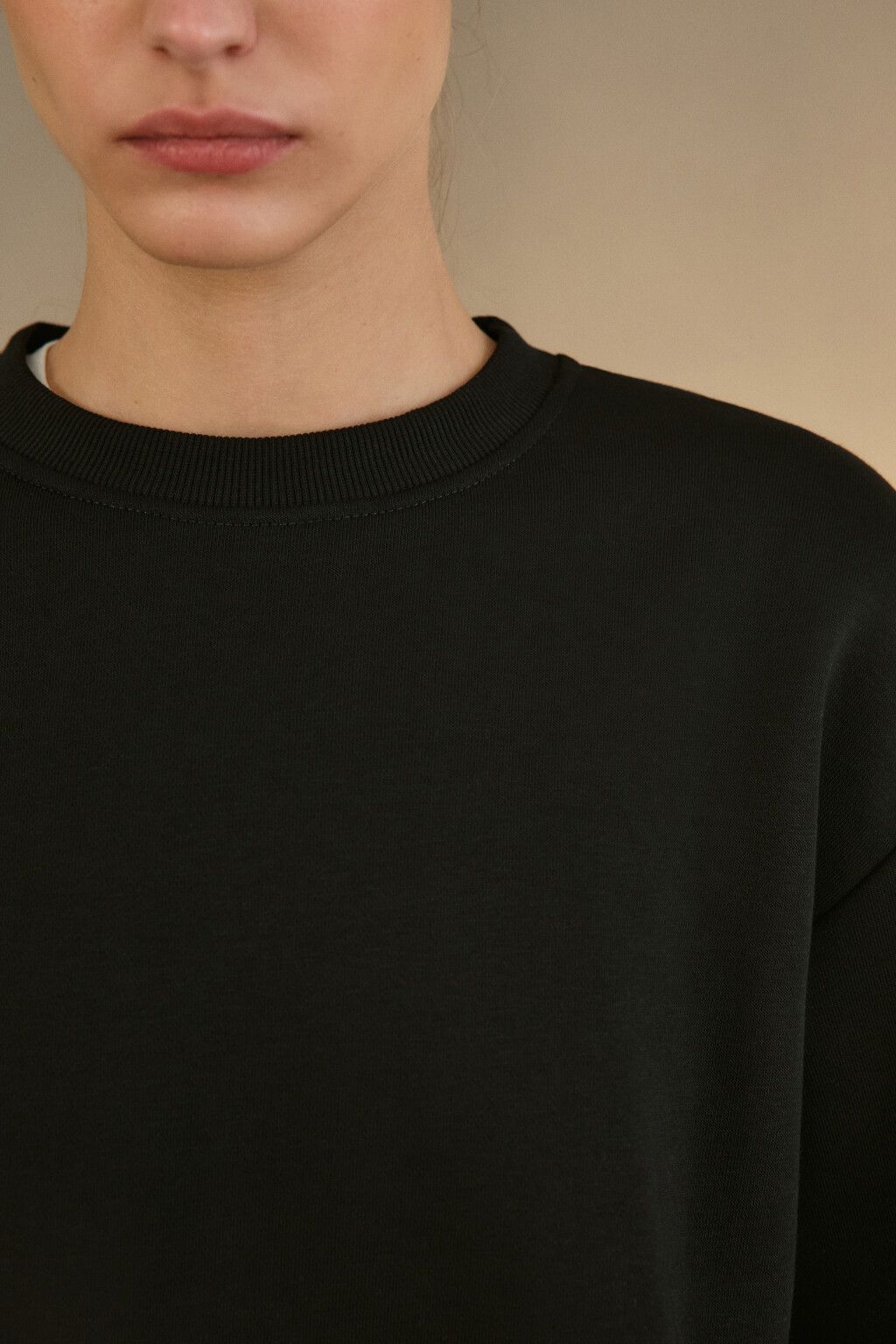 Свитшот из футера с начесом - цвет черный - 5