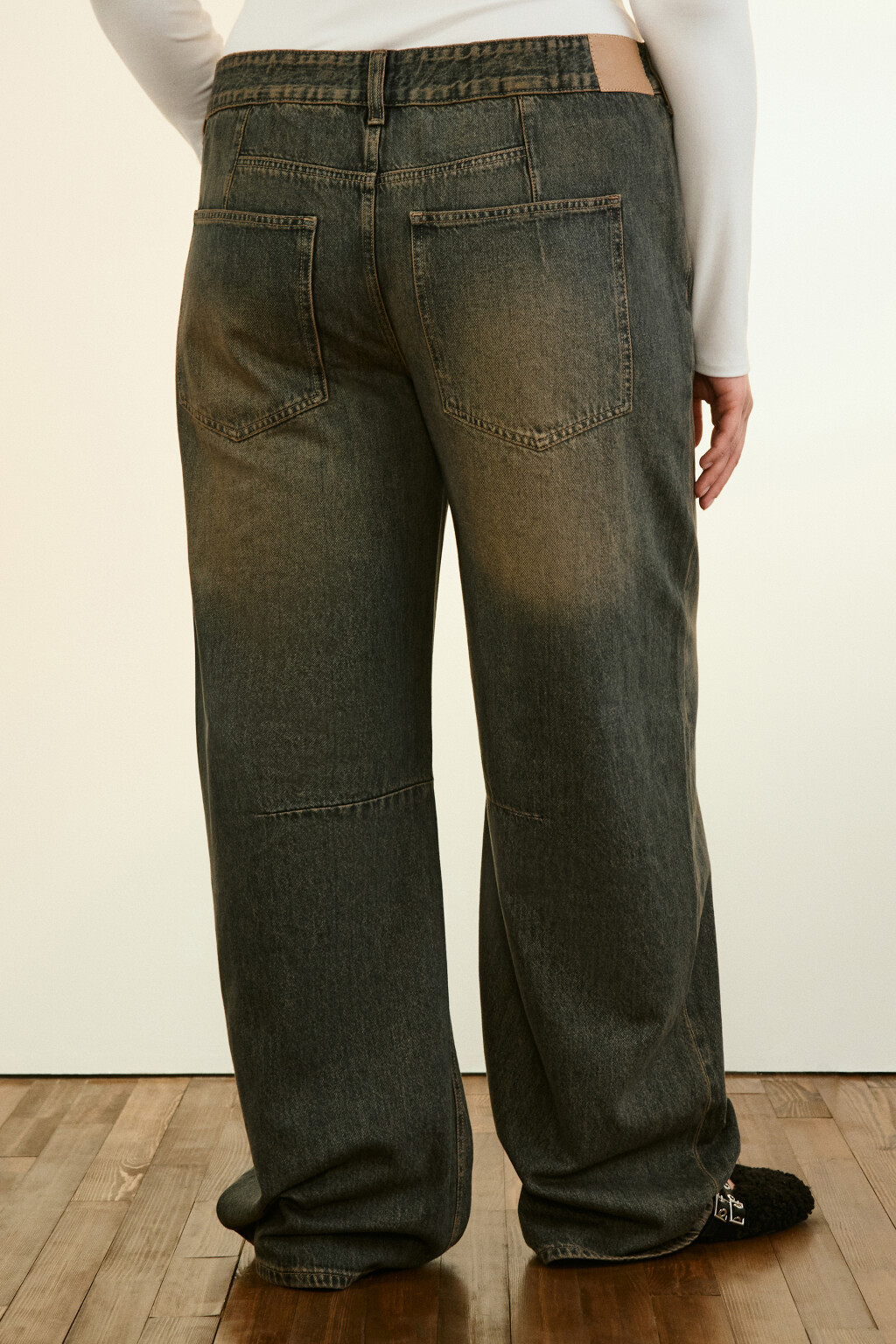 Джинсы barrrel fit со средней посадкой - цвет тауп - 3