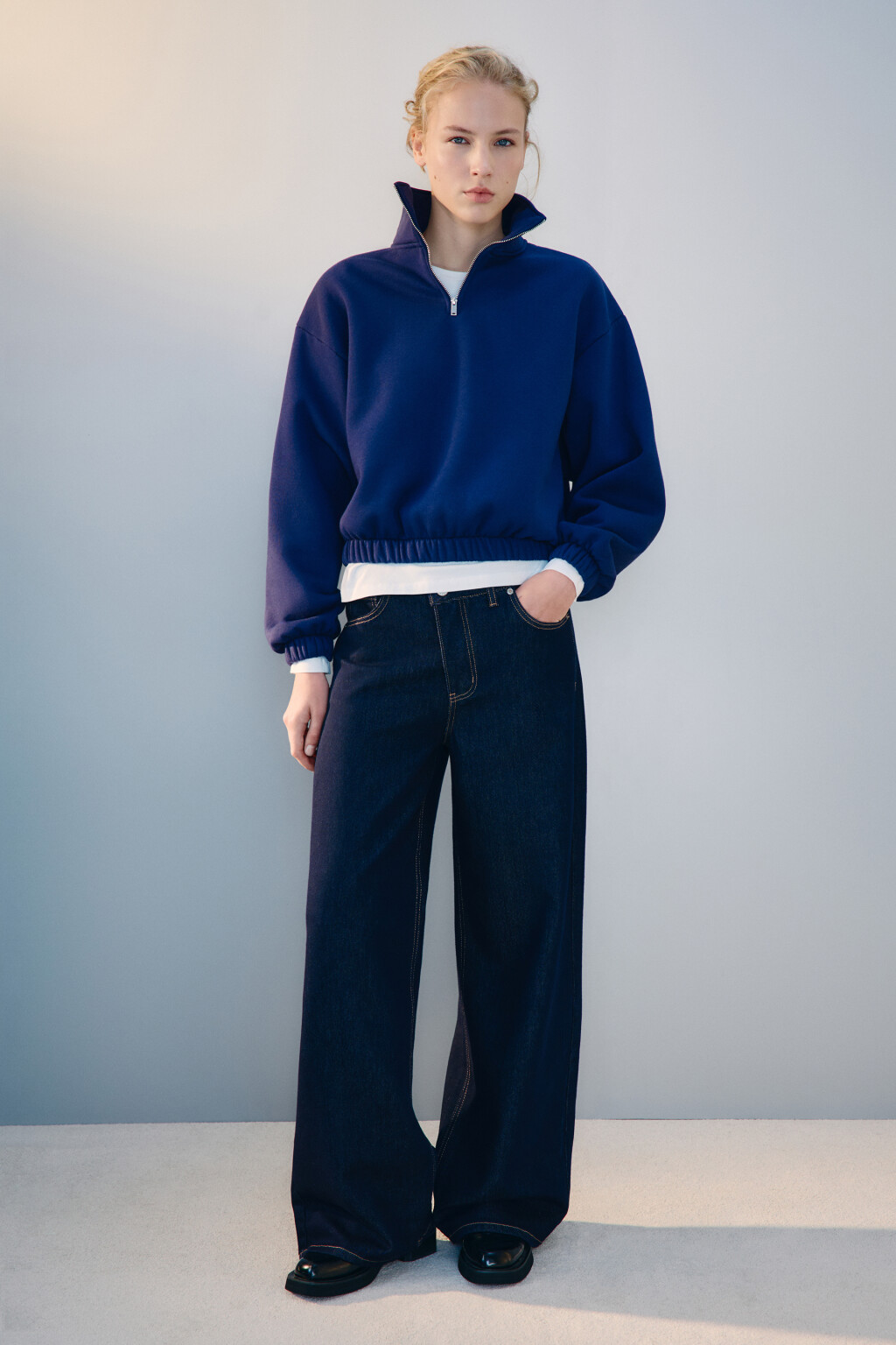 Джинсы baggy fit с асимметричным поясом - цвет синий - 4