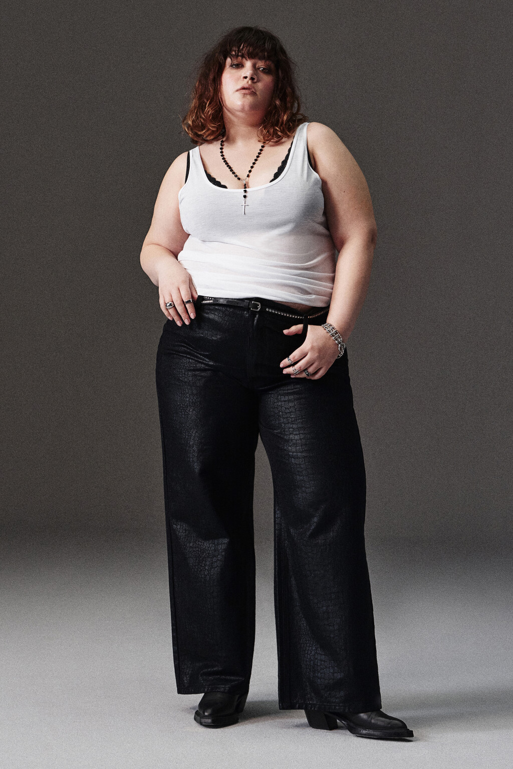 Джинсы широкие с покрытием под рептилию - цвет черный - 7