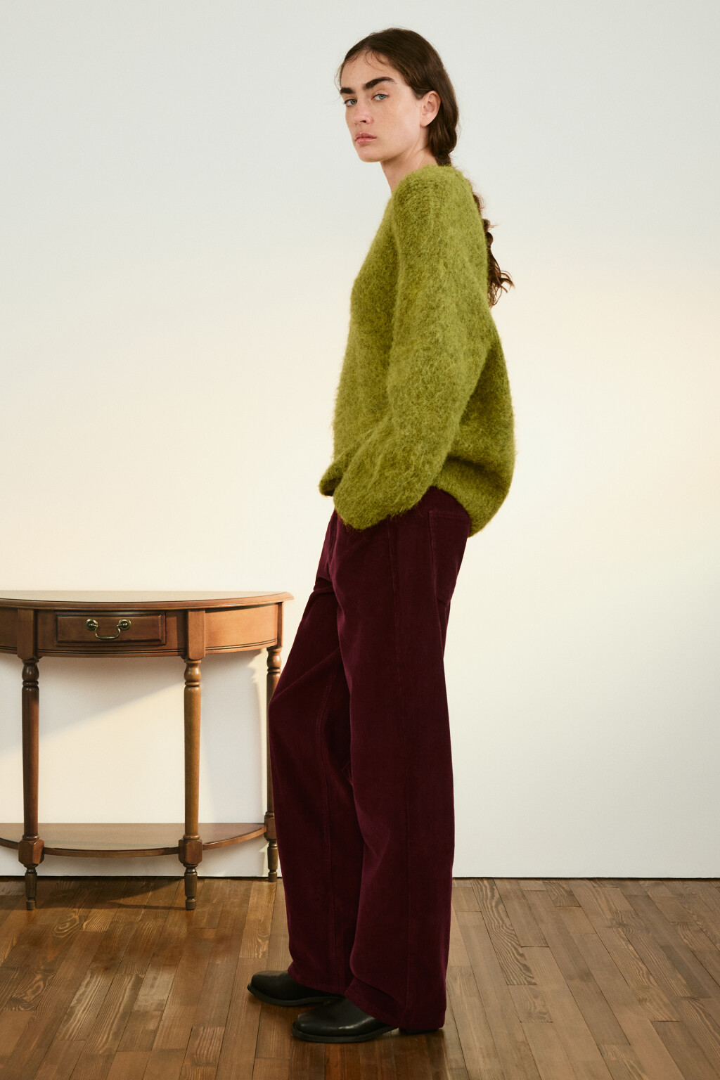 Джинсы прямые с вельветовой фактурой - цвет сливовый - 1