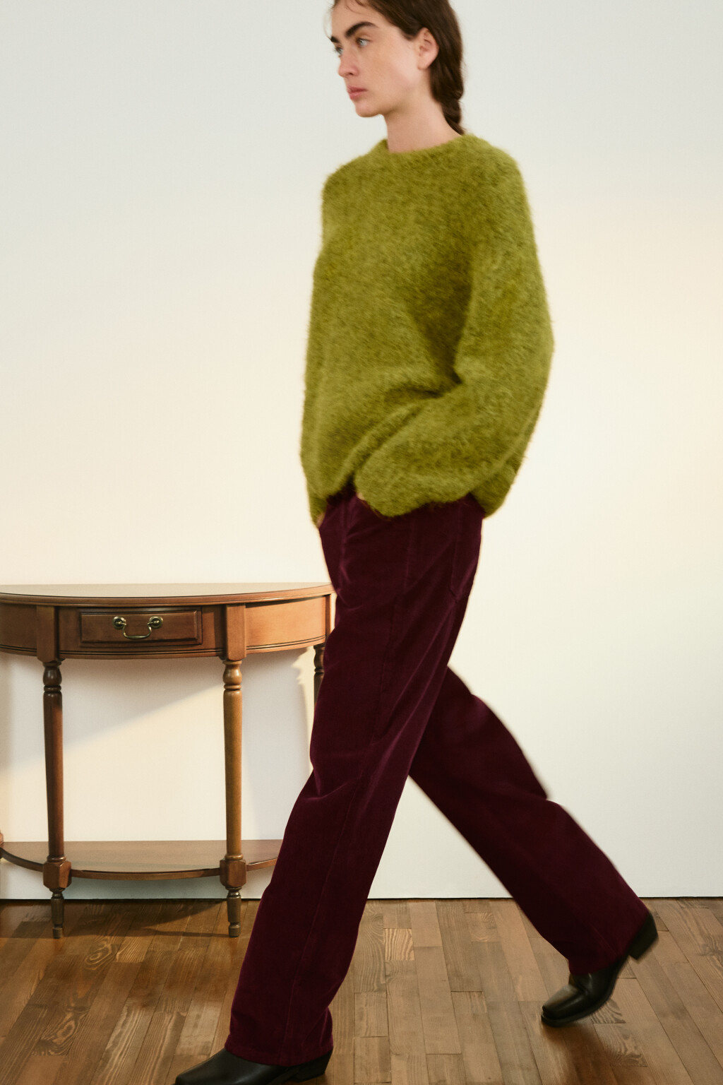 Джинсы прямые с вельветовой фактурой - цвет сливовый - 2