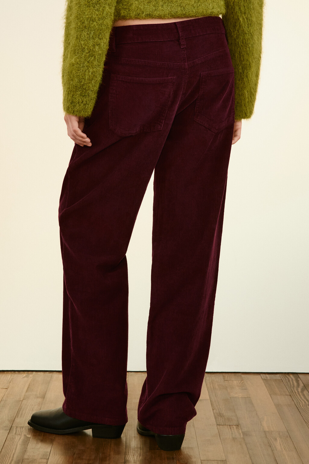 Джинсы прямые с вельветовой фактурой - цвет сливовый - 4