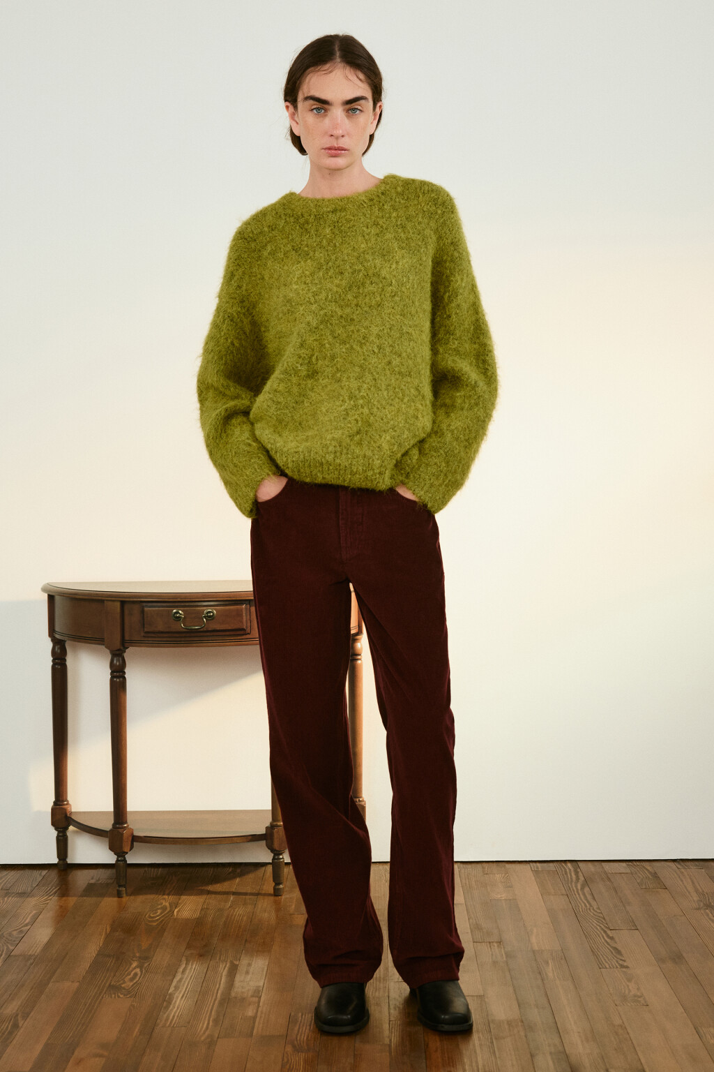 Джинсы прямые с вельветовой фактурой - цвет сливовый - 5