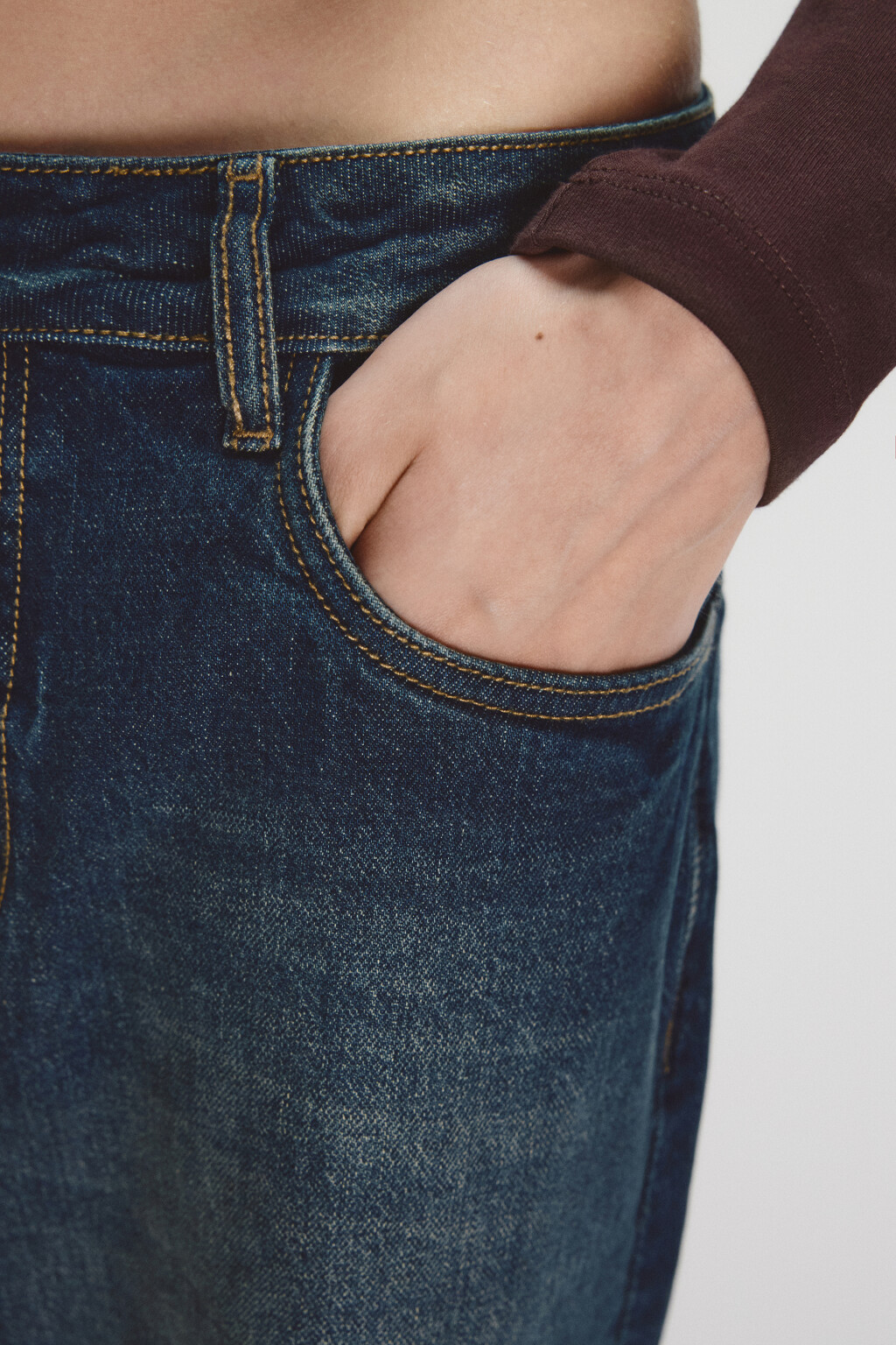 Джинсы straight fit с подворотами - цвет темный тинт - 7