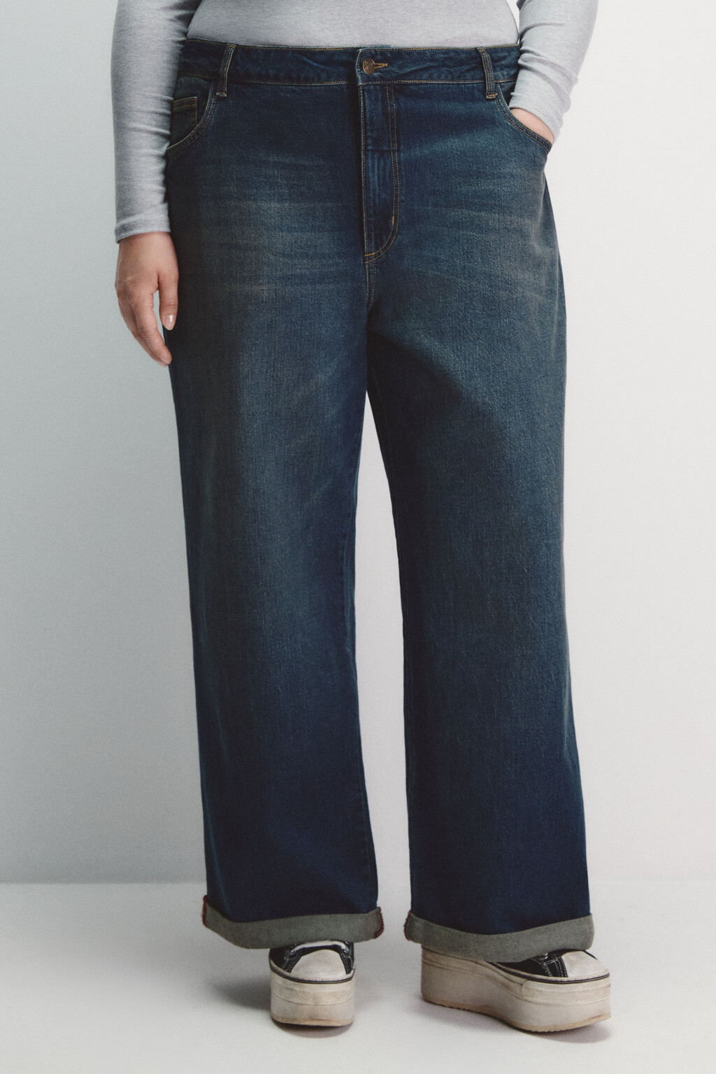 Джинсы straight fit с подворотами - цвет темный тинт - 2