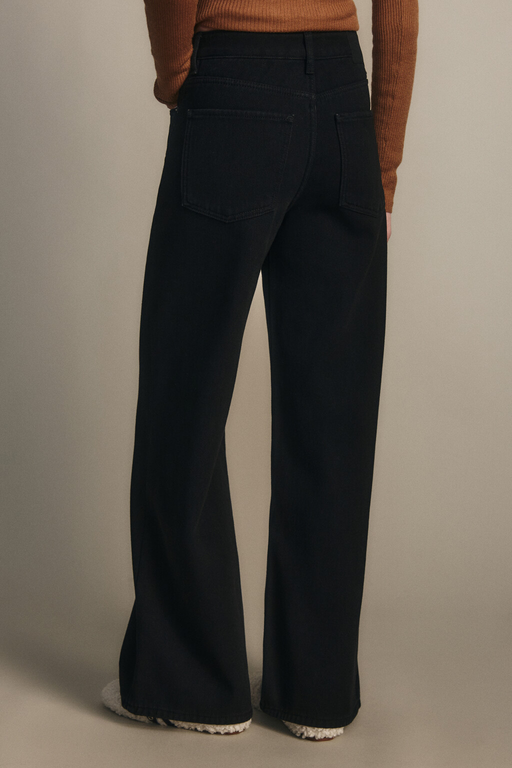 Джинсы широкие с утеплением - цвет черный - 3