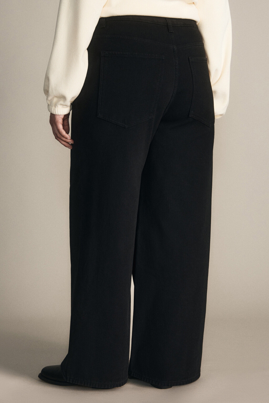 Джинсы широкие с утеплением - цвет черный - 3