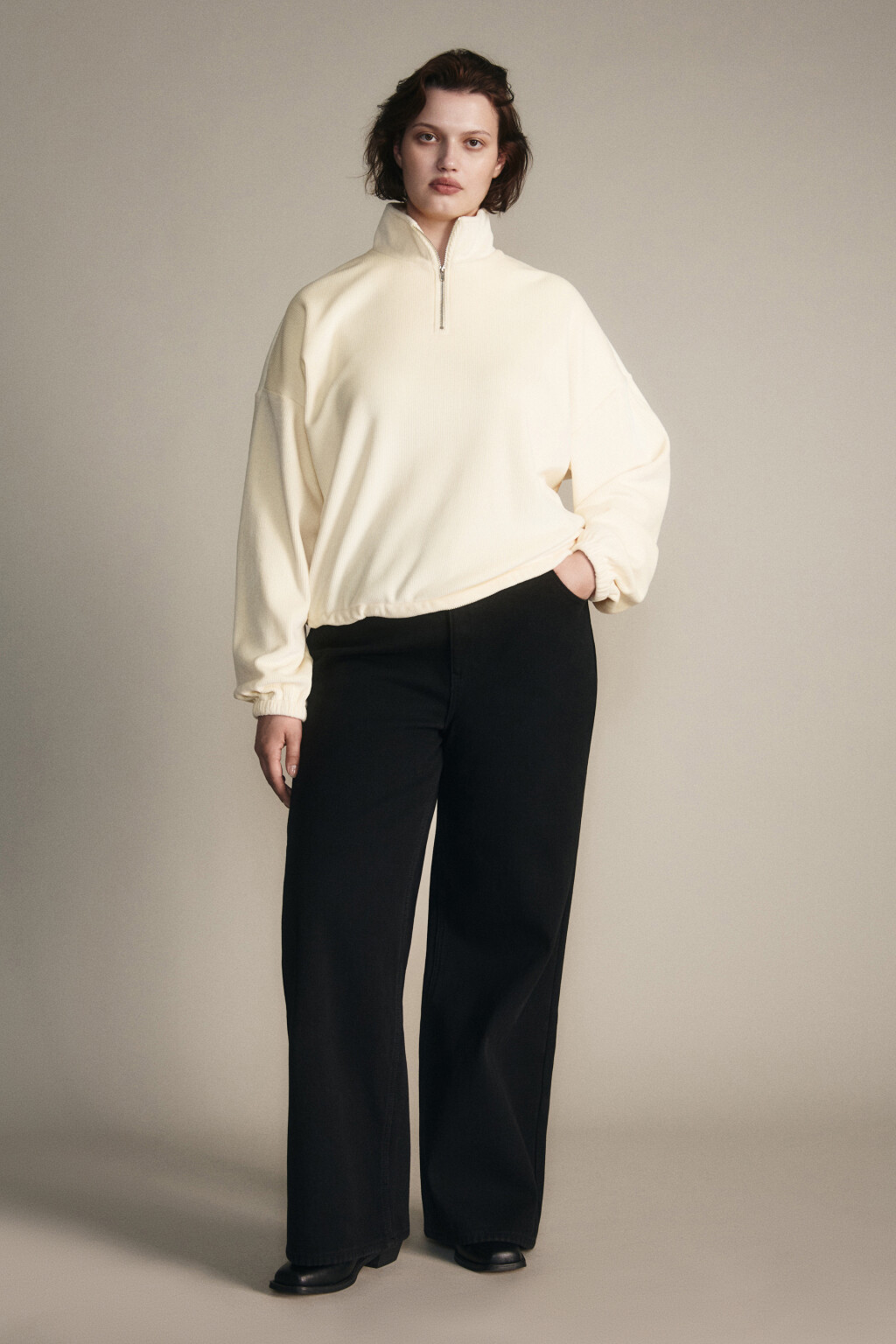 Джинсы широкие с утеплением - цвет черный - 4