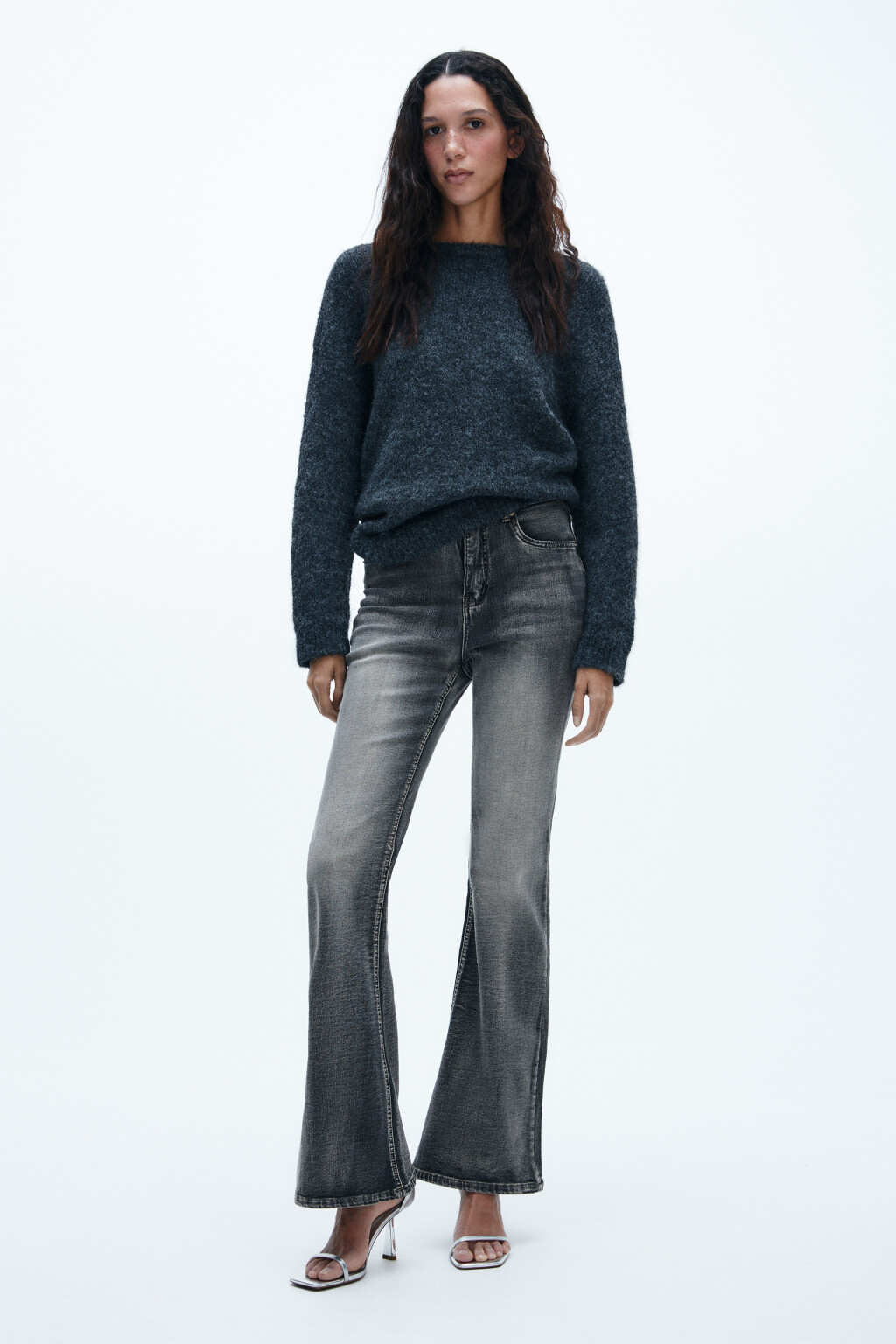 Джинсы клеш с утеплением - цвет серый - 4