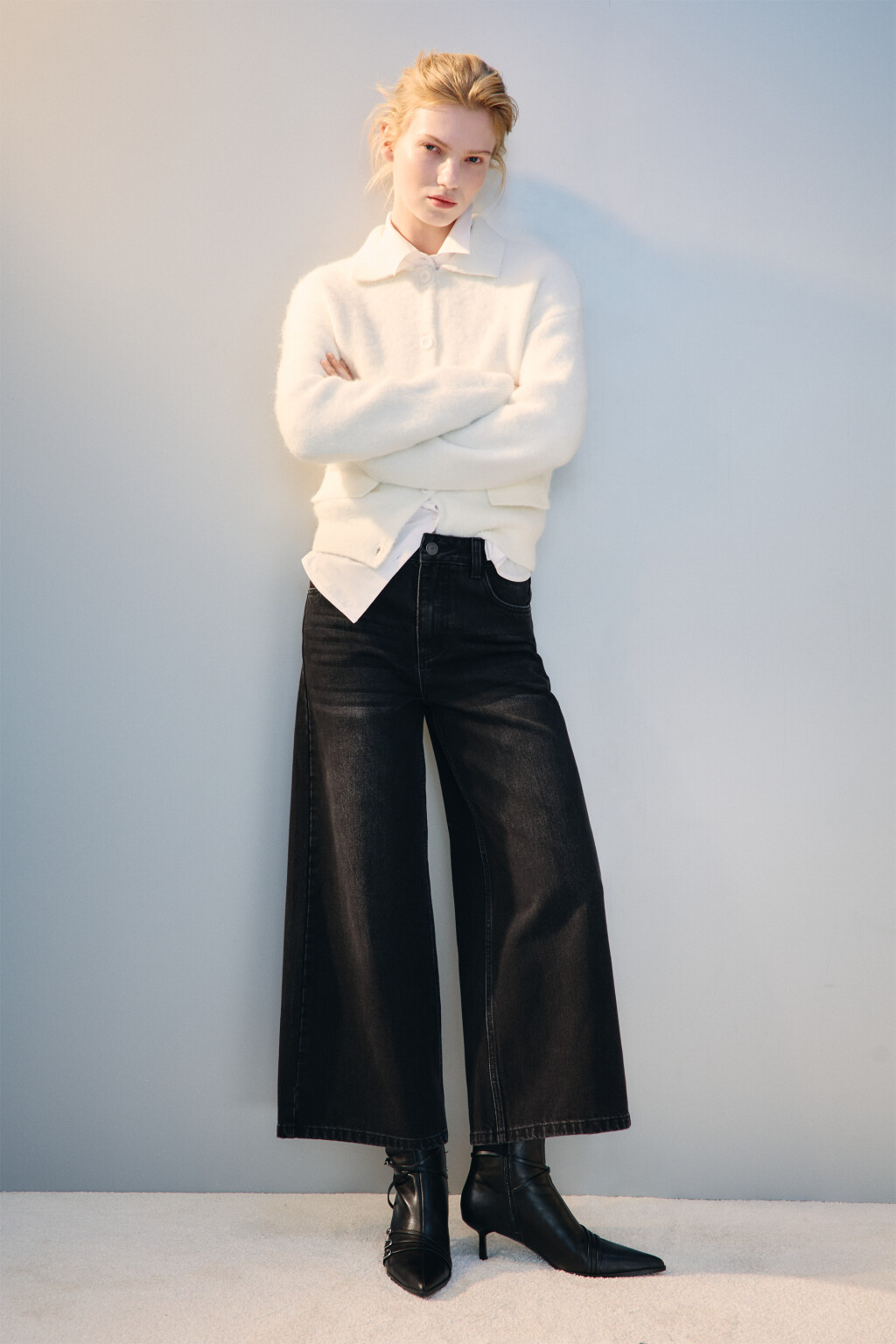 Джинсы широкие укороченные - цвет черный - 1