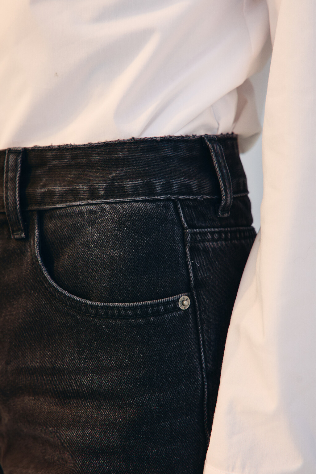 Джинсы широкие укороченные - цвет черный - 6