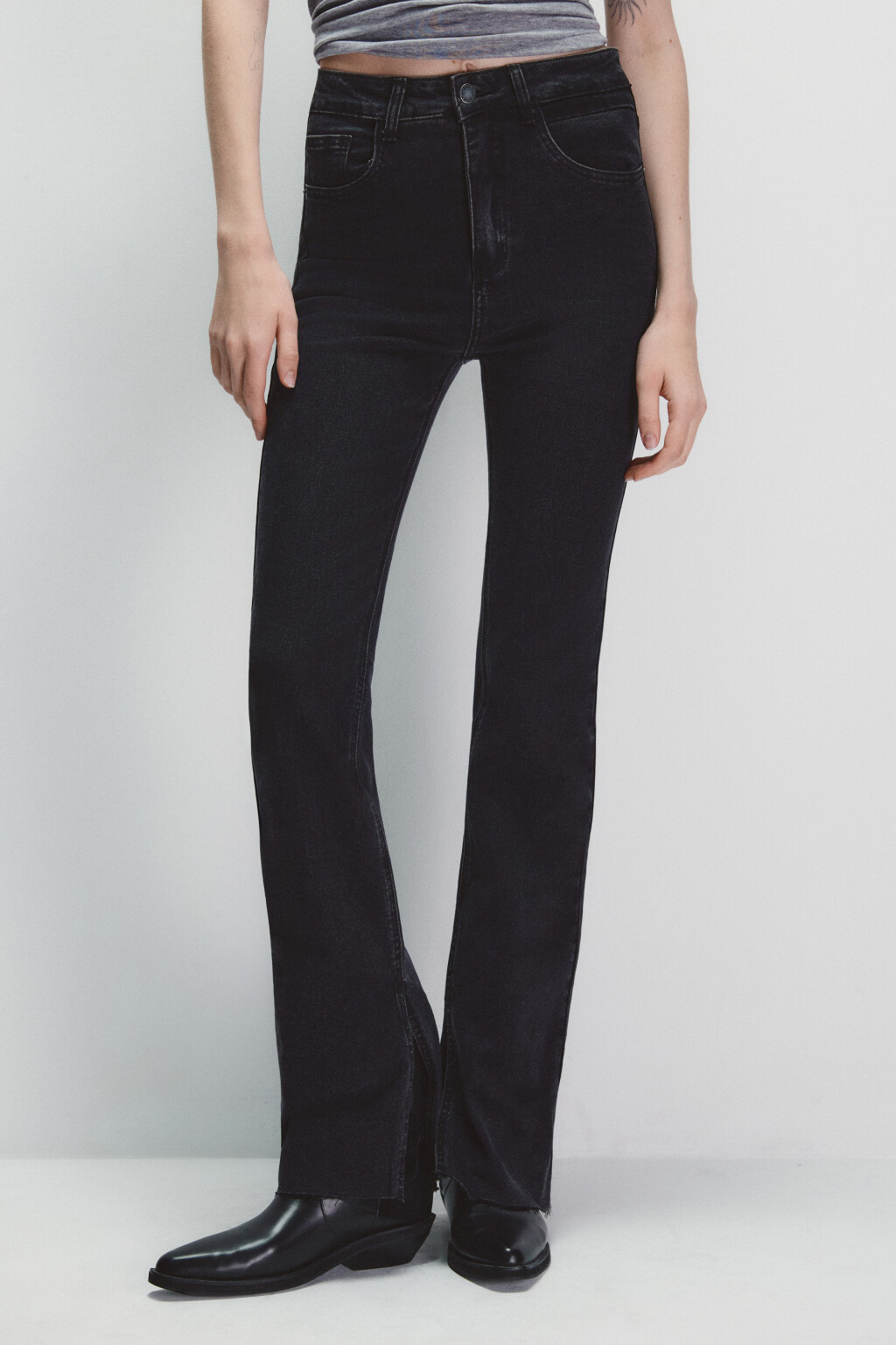 Джинсы клеш с открытыми срезами - цвет серый - 3