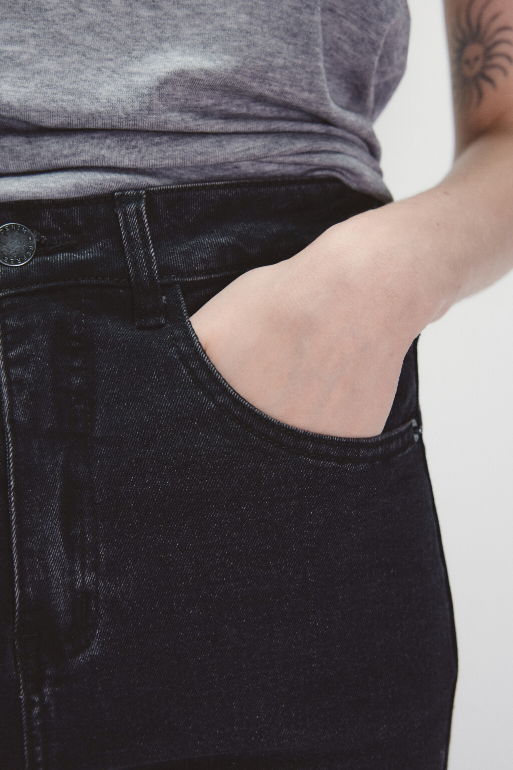 Джинсы клеш с открытыми срезами - цвет серый - 7