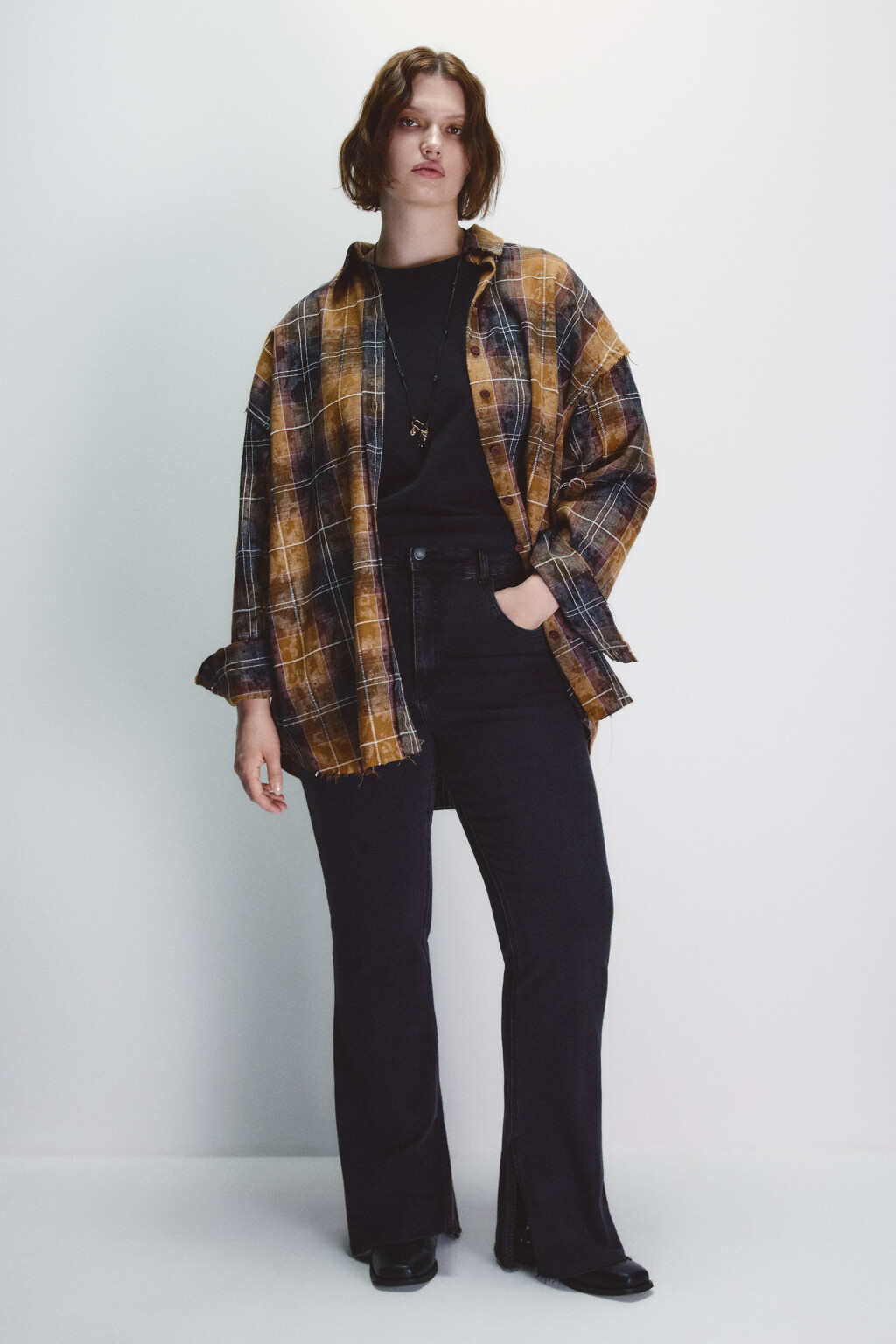 Джинсы клеш с открытыми срезами - цвет серый - 4