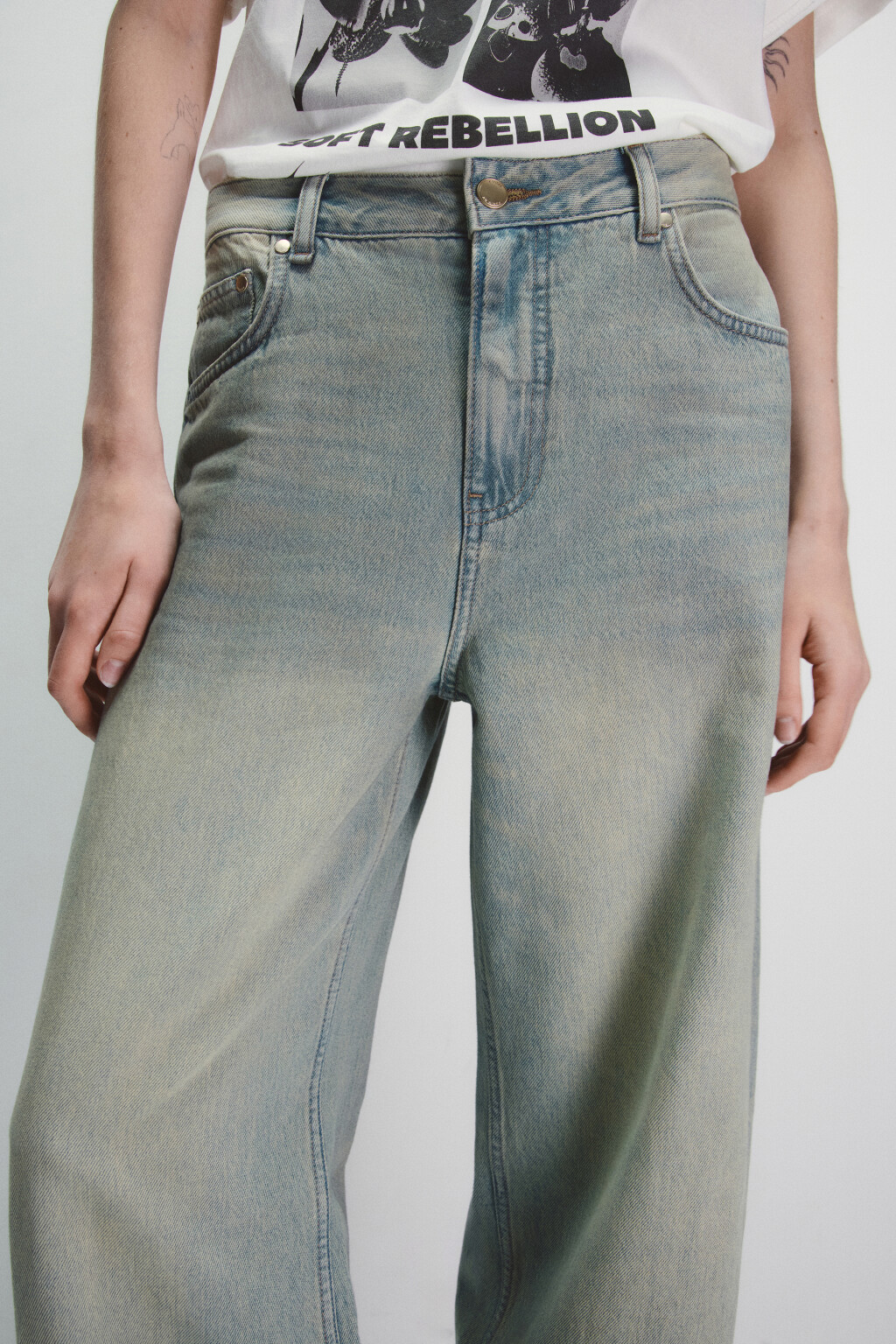 Джинсы baggy fit с эффектом грязного денима - цвет темный тинт - 6