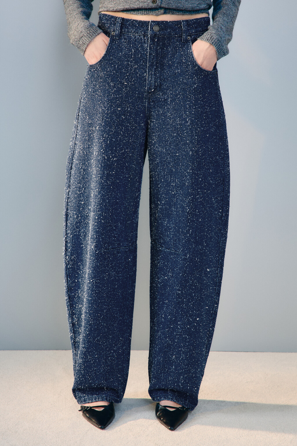 Джинсы barrel fit из фактурного денима - цвет синий - 2