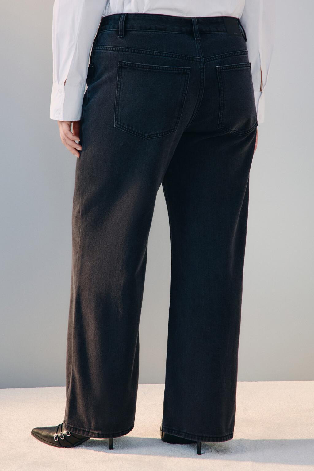 Джинсы прямые со средней посадкой - цвет черный - 3