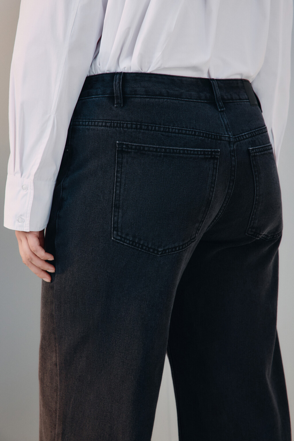 Джинсы прямые со средней посадкой - цвет черный - 6