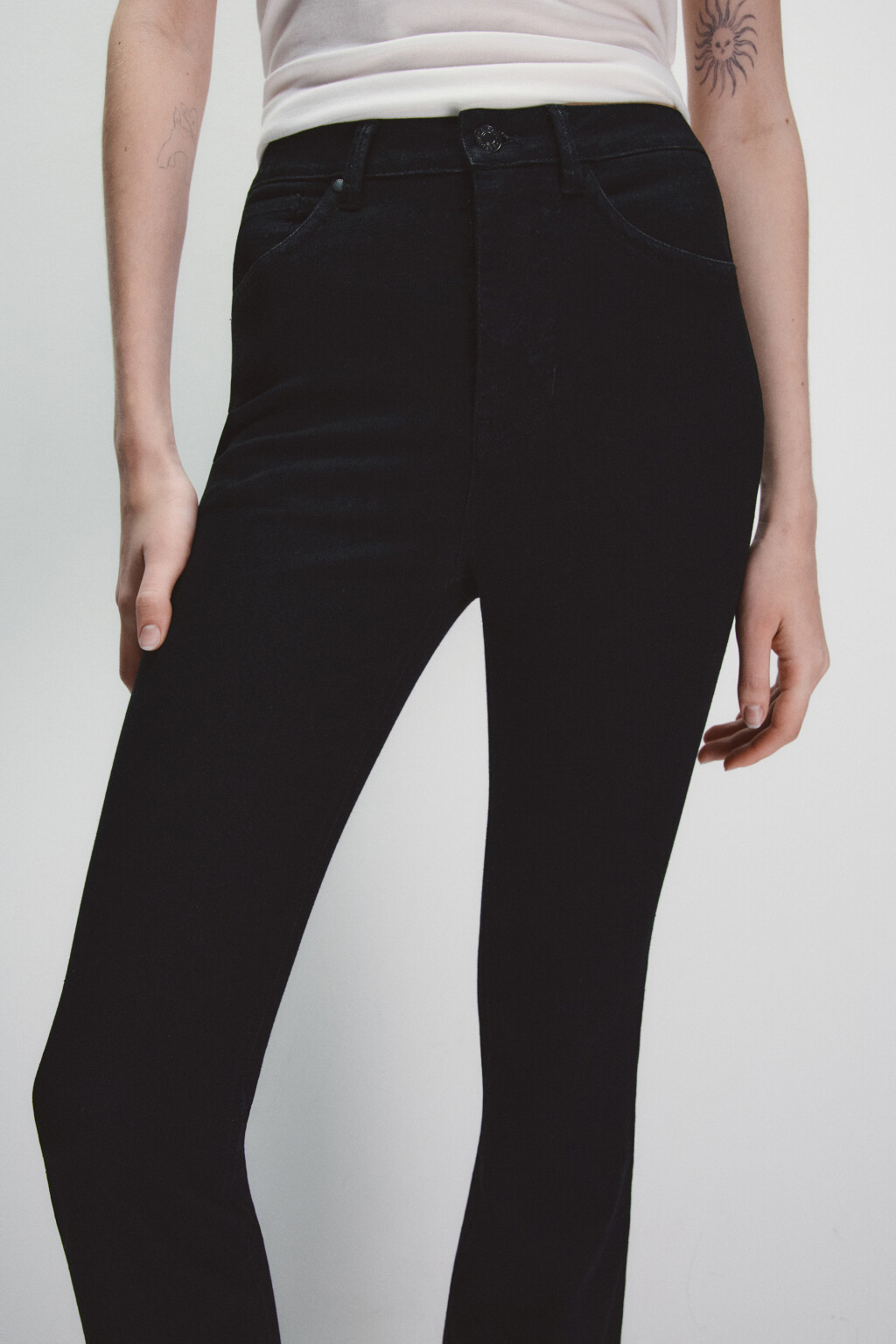 Джинсы клеш с высокой посадкой - цвет черный - 5