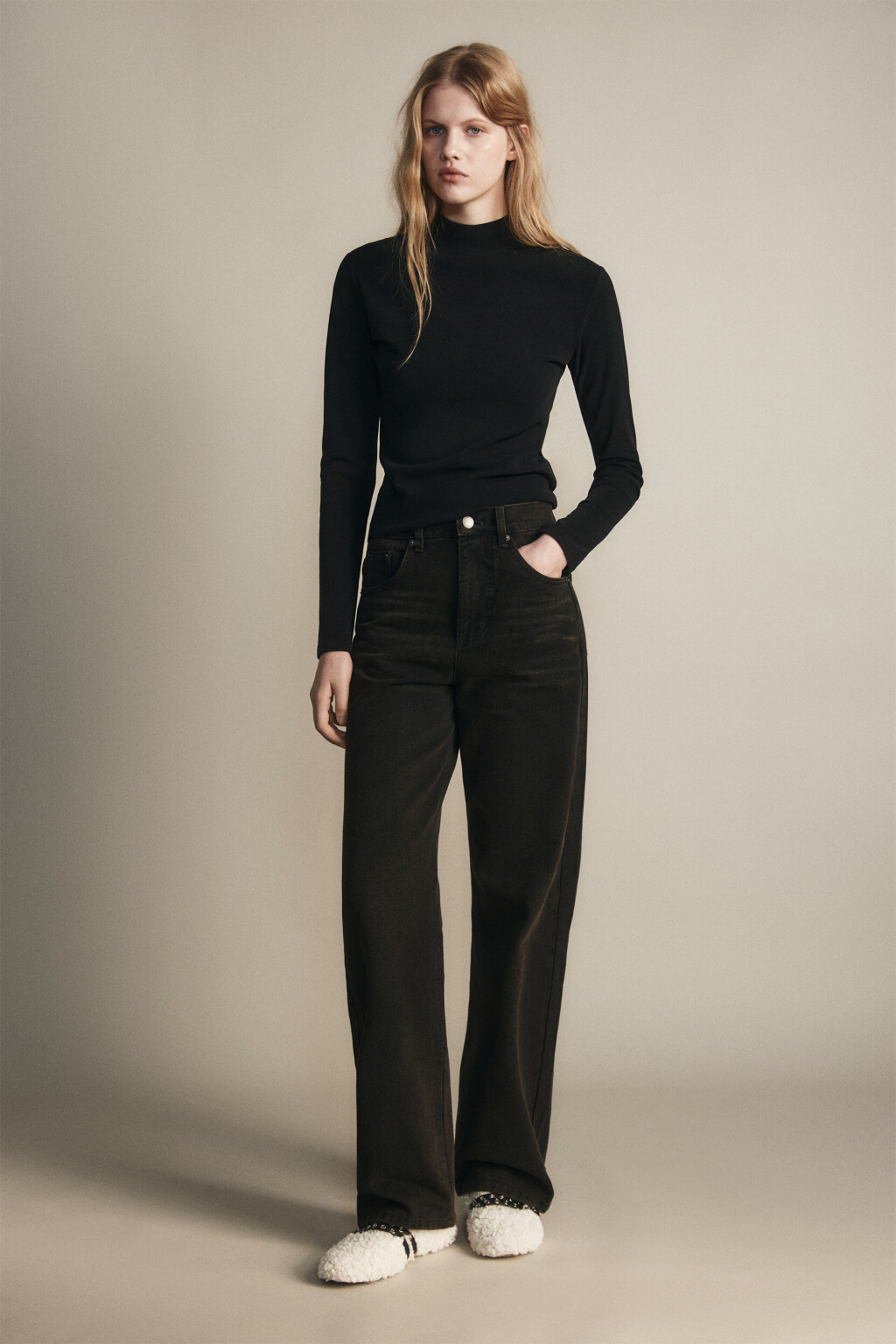 Джинсы широкие утепленные с начесом - цвет коричневый - 4