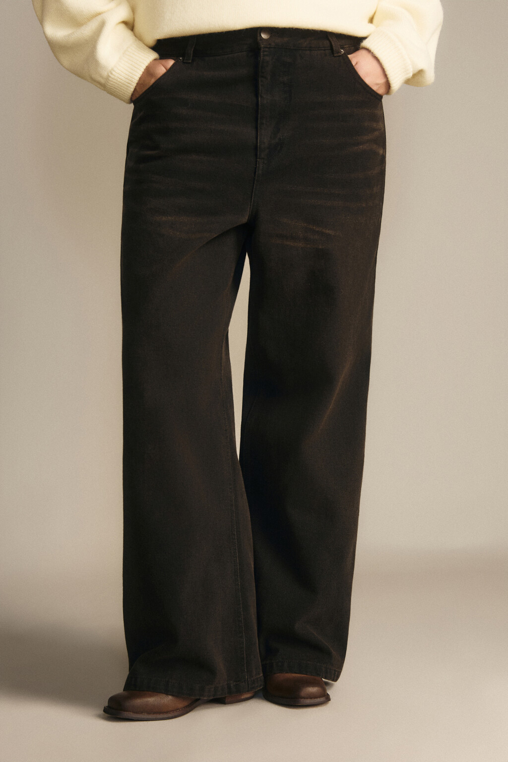 Джинсы широкие утепленные с начесом - цвет коричневый - 2