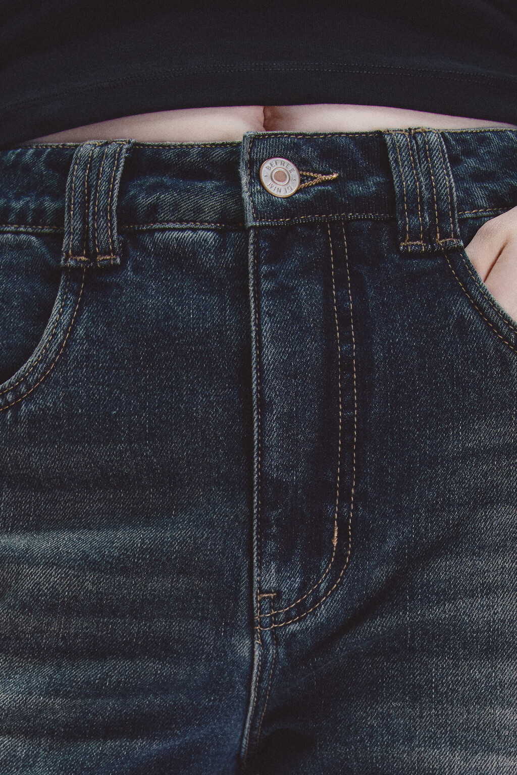 Джинсы клеш утепленные с начесом - цвет темный тинт - 5