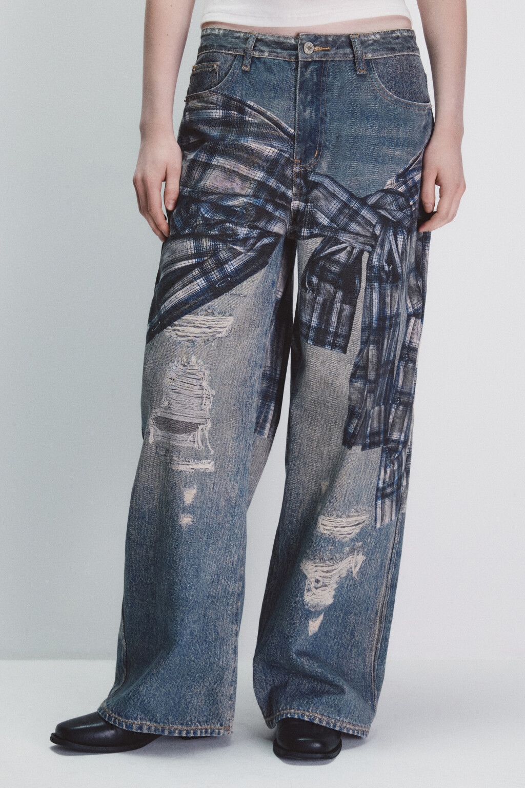 Джинсы baggy fit с принтом - цвет голубой - 2