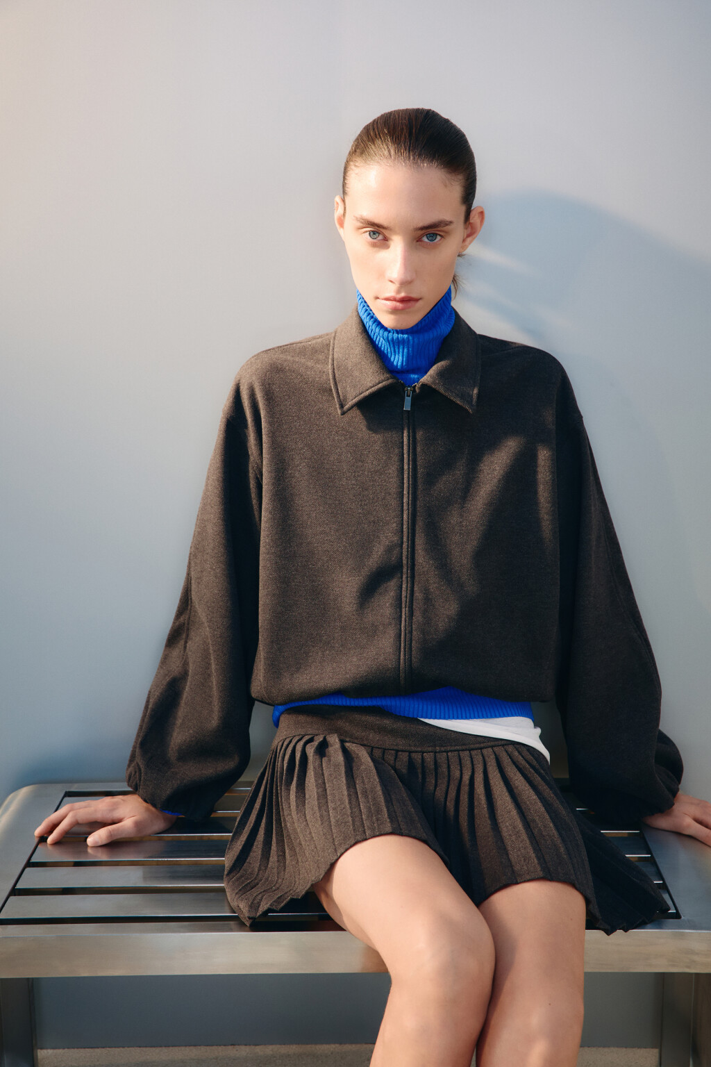 Жакет-бомбер на молнии из трикотажа - цвет серый - 1