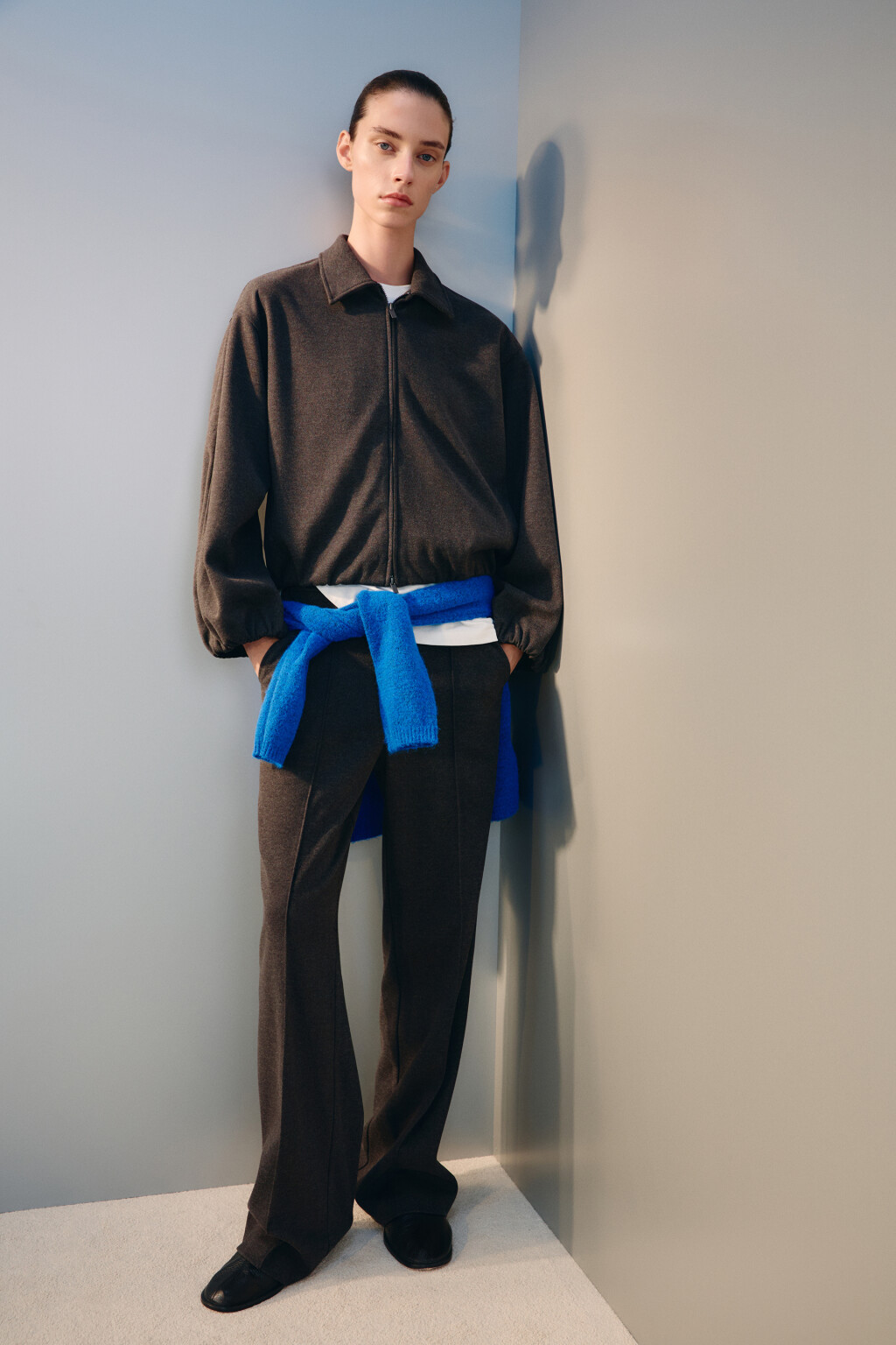 Жакет-бомбер на молнии из трикотажа - цвет серый - 2