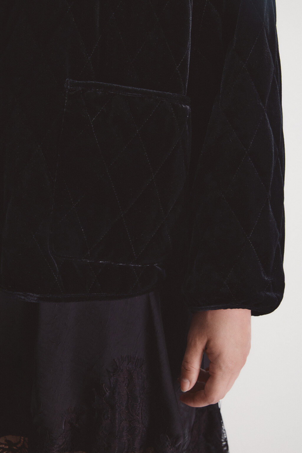 Жакет oversize бархатный - цвет черный - 6