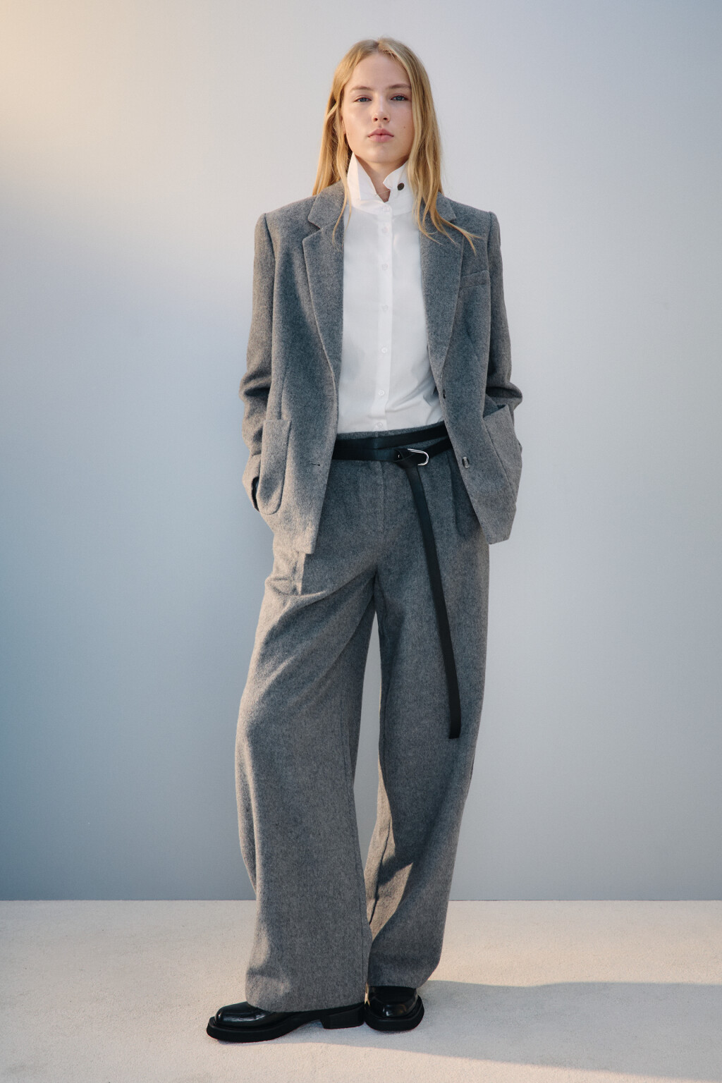 Пиджак из ткани с шерстью - цвет серый - 4