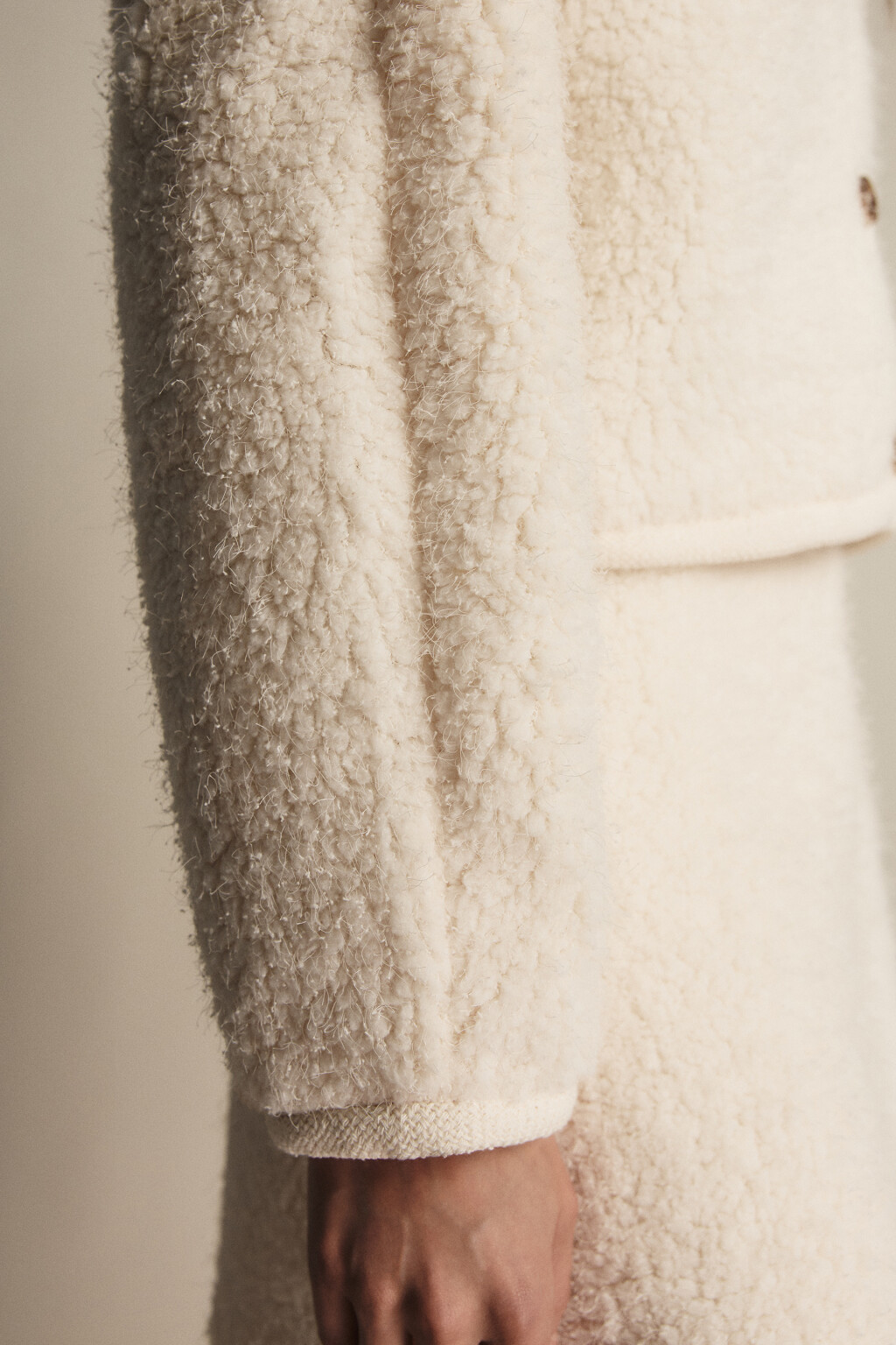 Жакет на пуговицах из ткани букле - цвет молочный - 6
