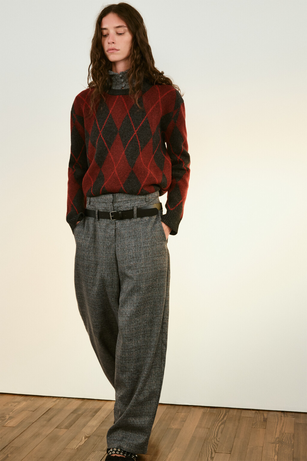 Брюки костюмные с ремнем - цвет серый - 2