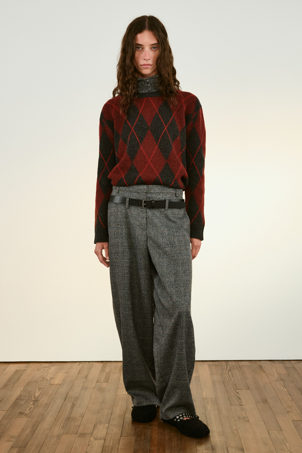 Брюки костюмные с ремнем - цвет серый - 5