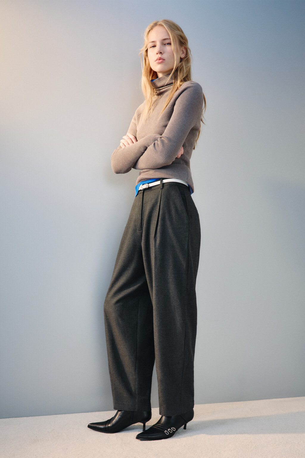 Брюки широкие со стрелками - цвет серый - 1