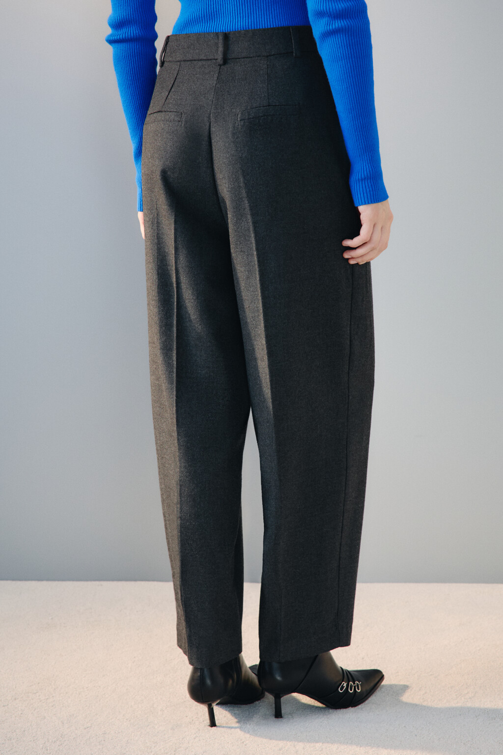 Брюки широкие со стрелками - цвет серый - 3