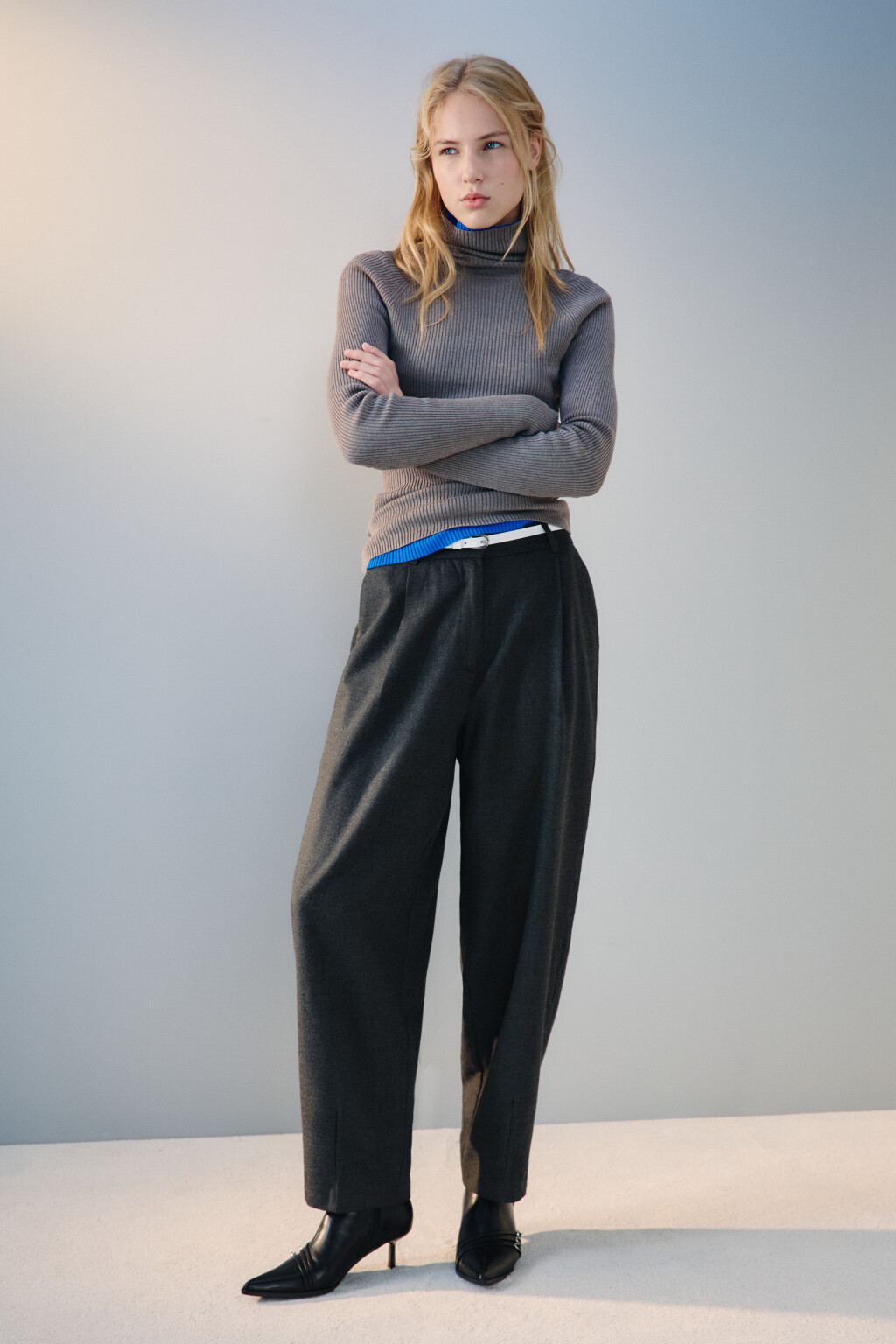 Брюки широкие со стрелками - цвет серый - 4