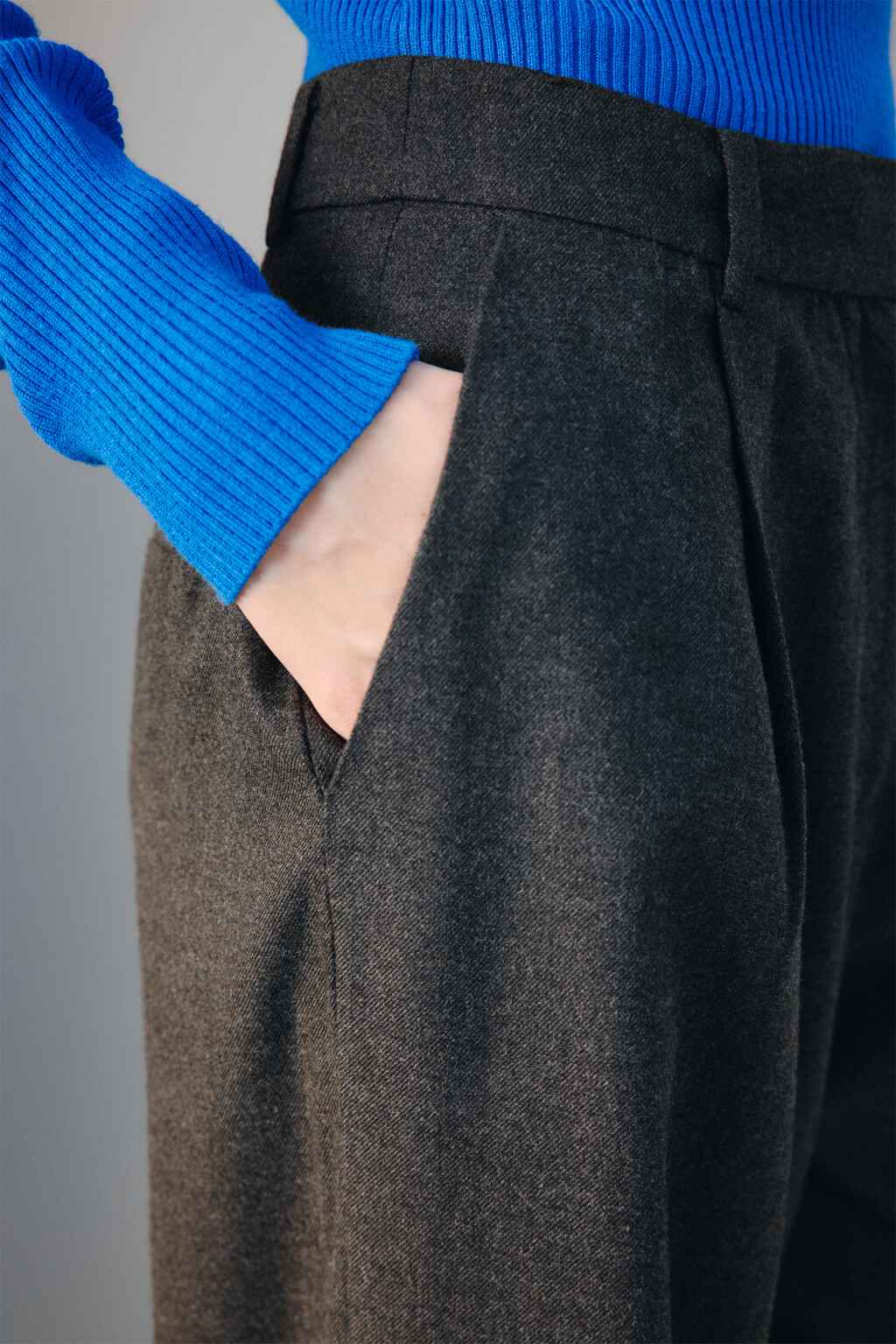 Брюки широкие со стрелками - цвет серый - 6