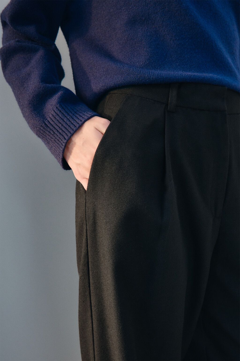 Брюки широкие со стрелками - цвет черный - 6