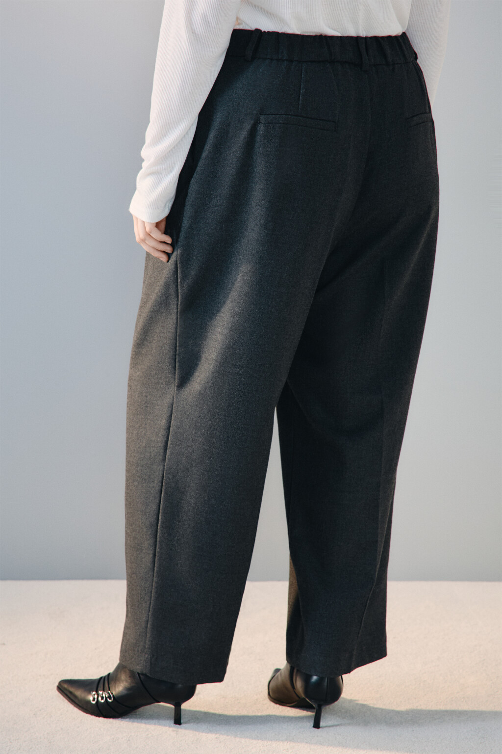 Брюки широкие со стрелками - цвет серый - 3