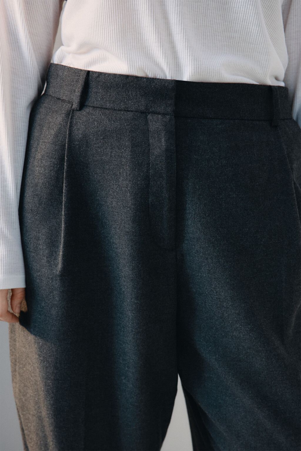 Брюки широкие со стрелками - цвет серый - 5