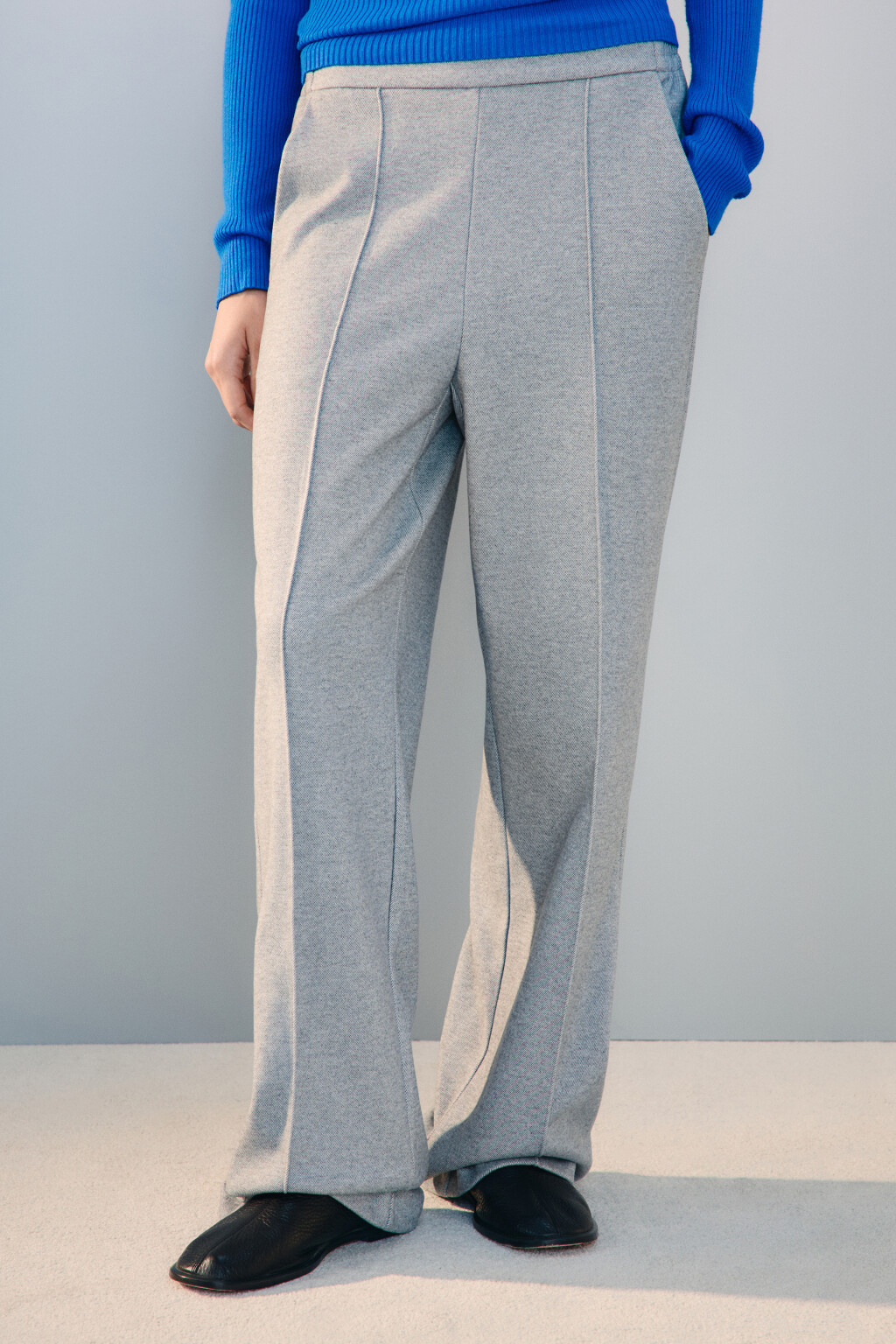 Брюки прямые трикотажные со стрелками - цвет серый - 2