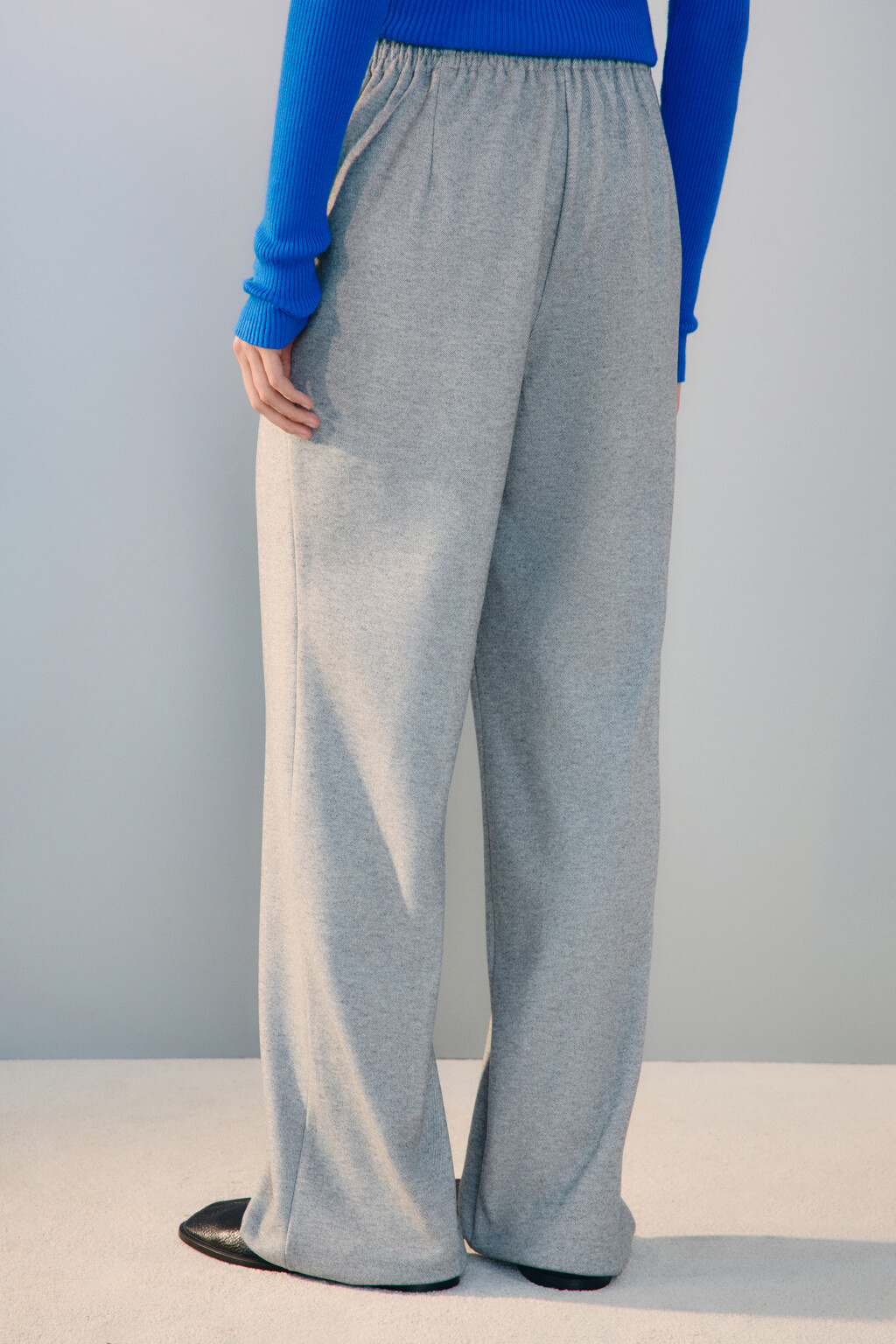 Брюки прямые трикотажные со стрелками - цвет серый - 3